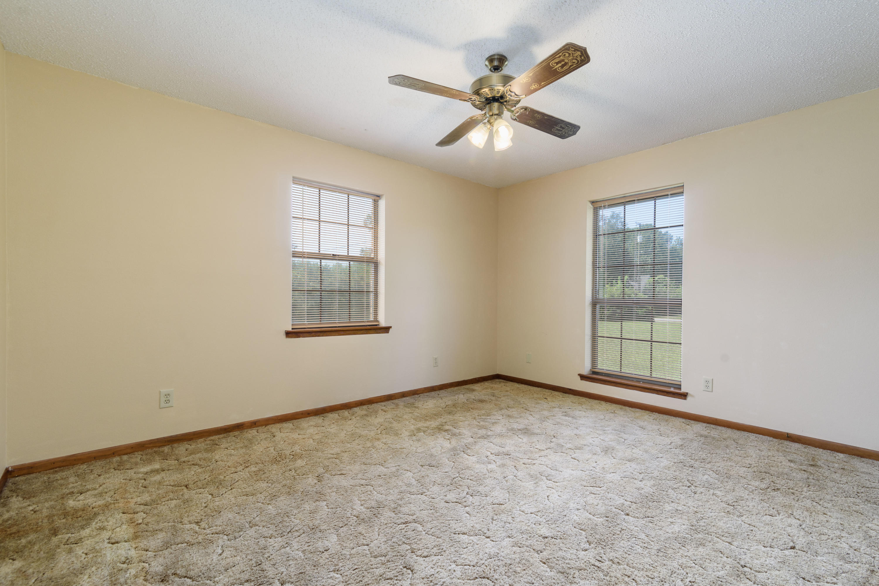 WOODBINE HILLS - Residential