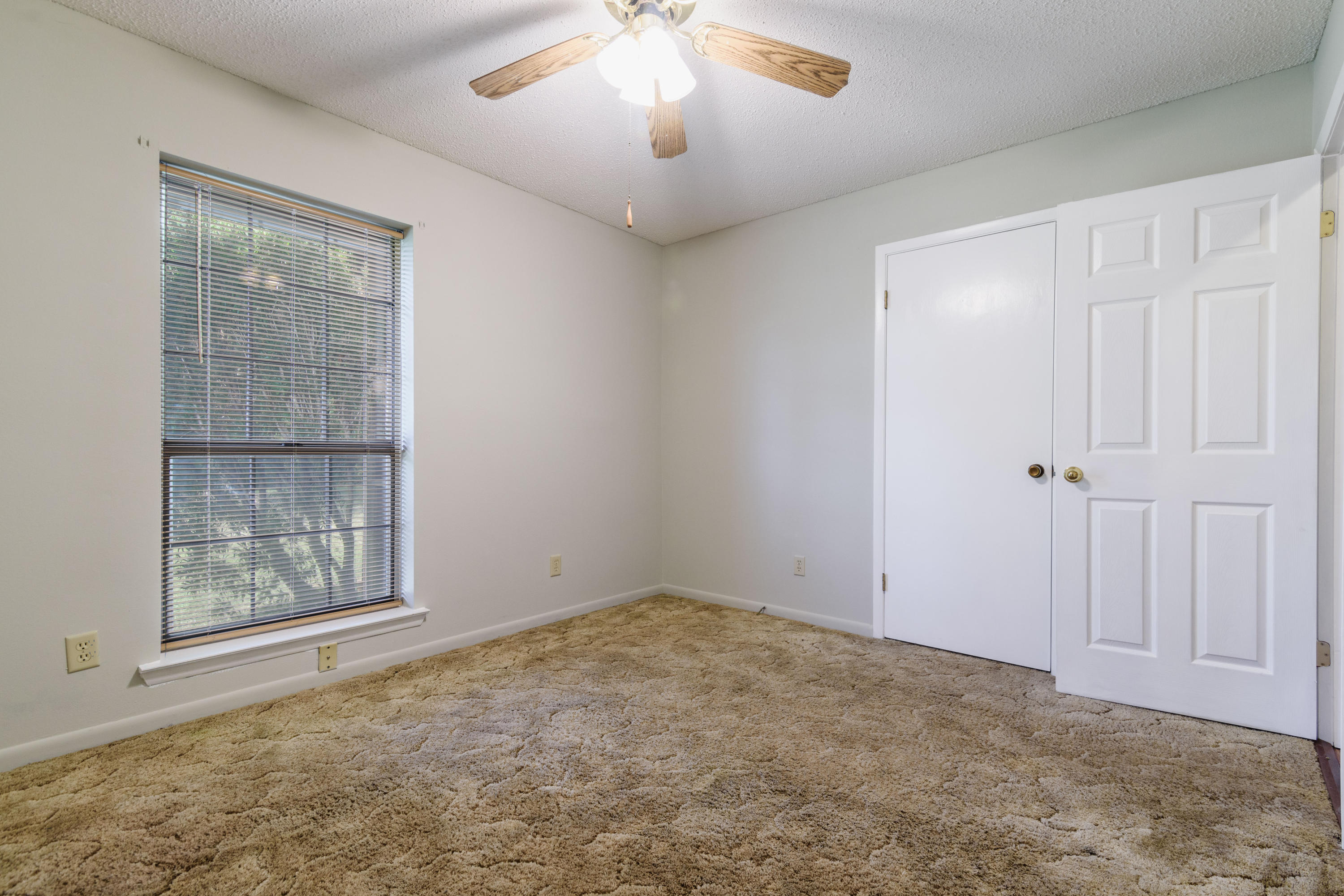 WOODBINE HILLS - Residential