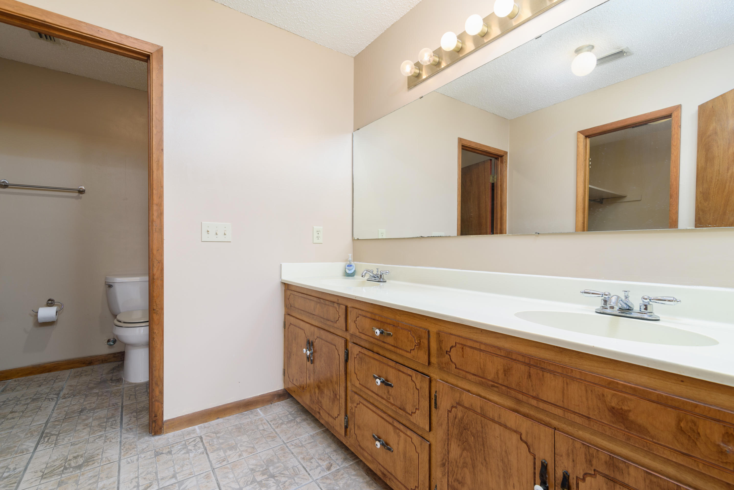 WOODBINE HILLS - Residential