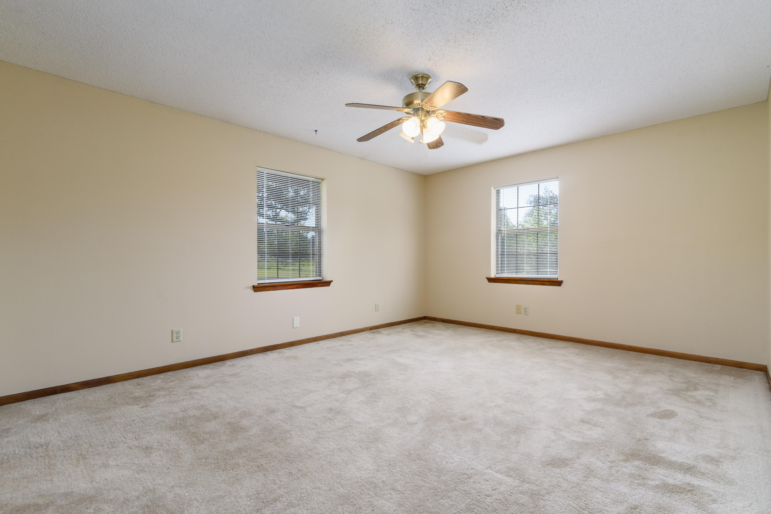 WOODBINE HILLS - Residential