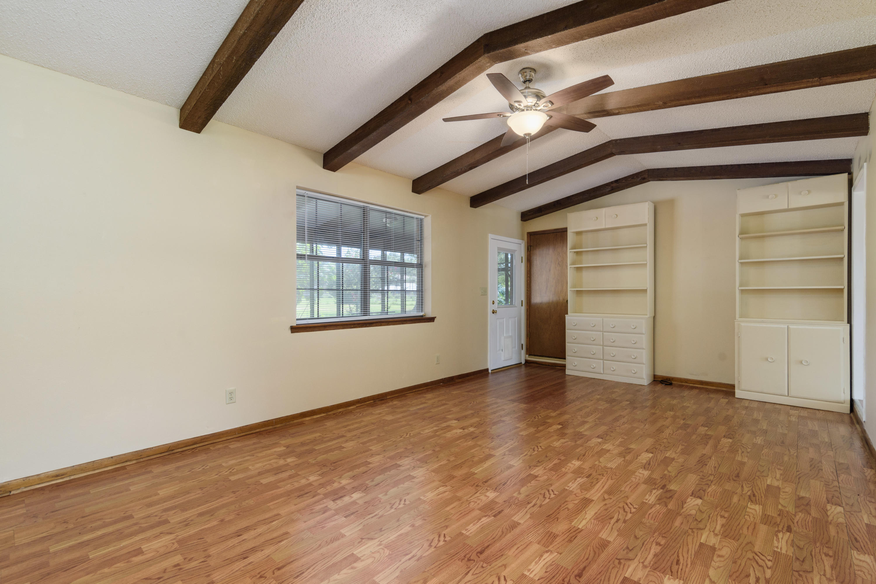 WOODBINE HILLS - Residential