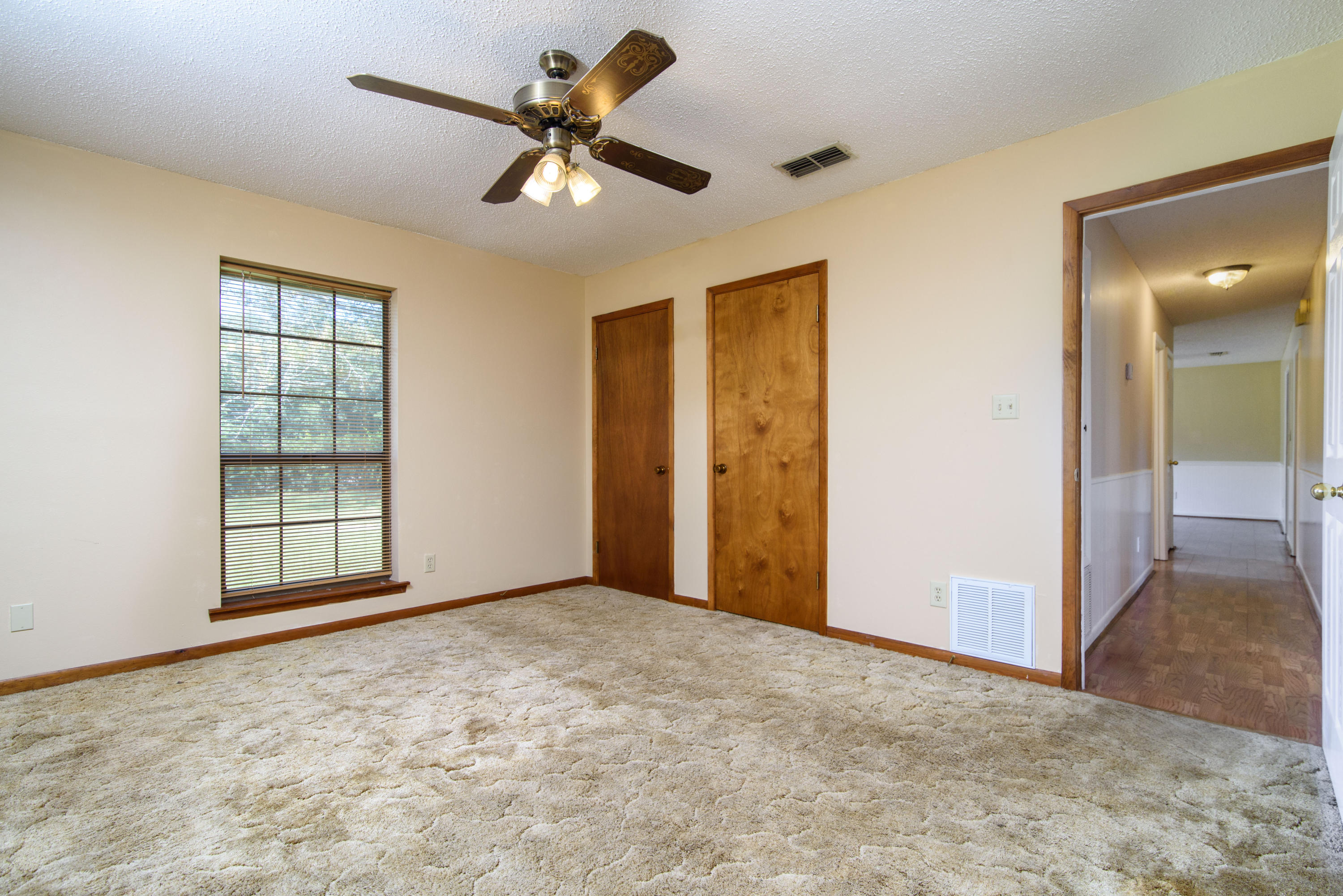 WOODBINE HILLS - Residential