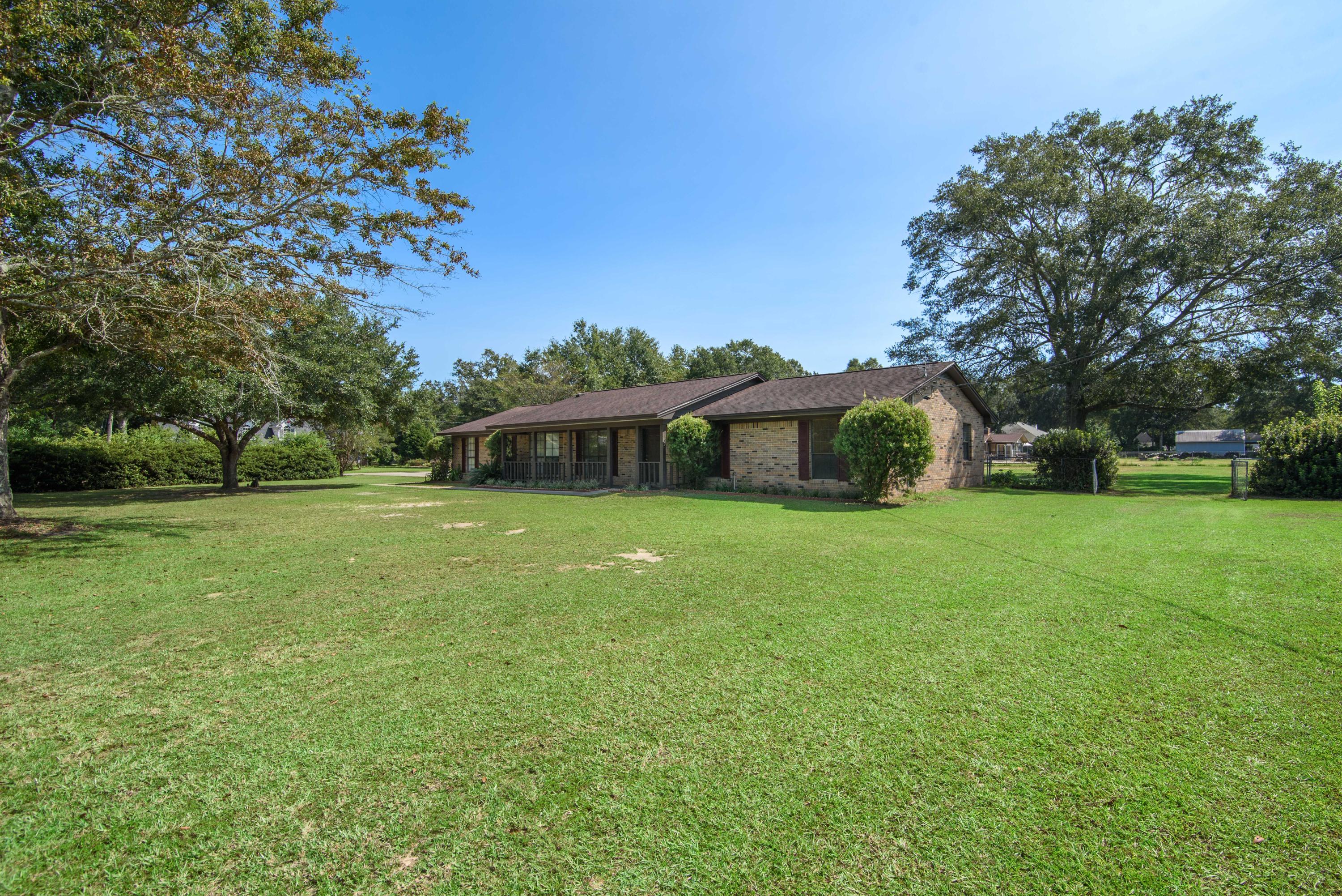 WOODBINE HILLS - Residential