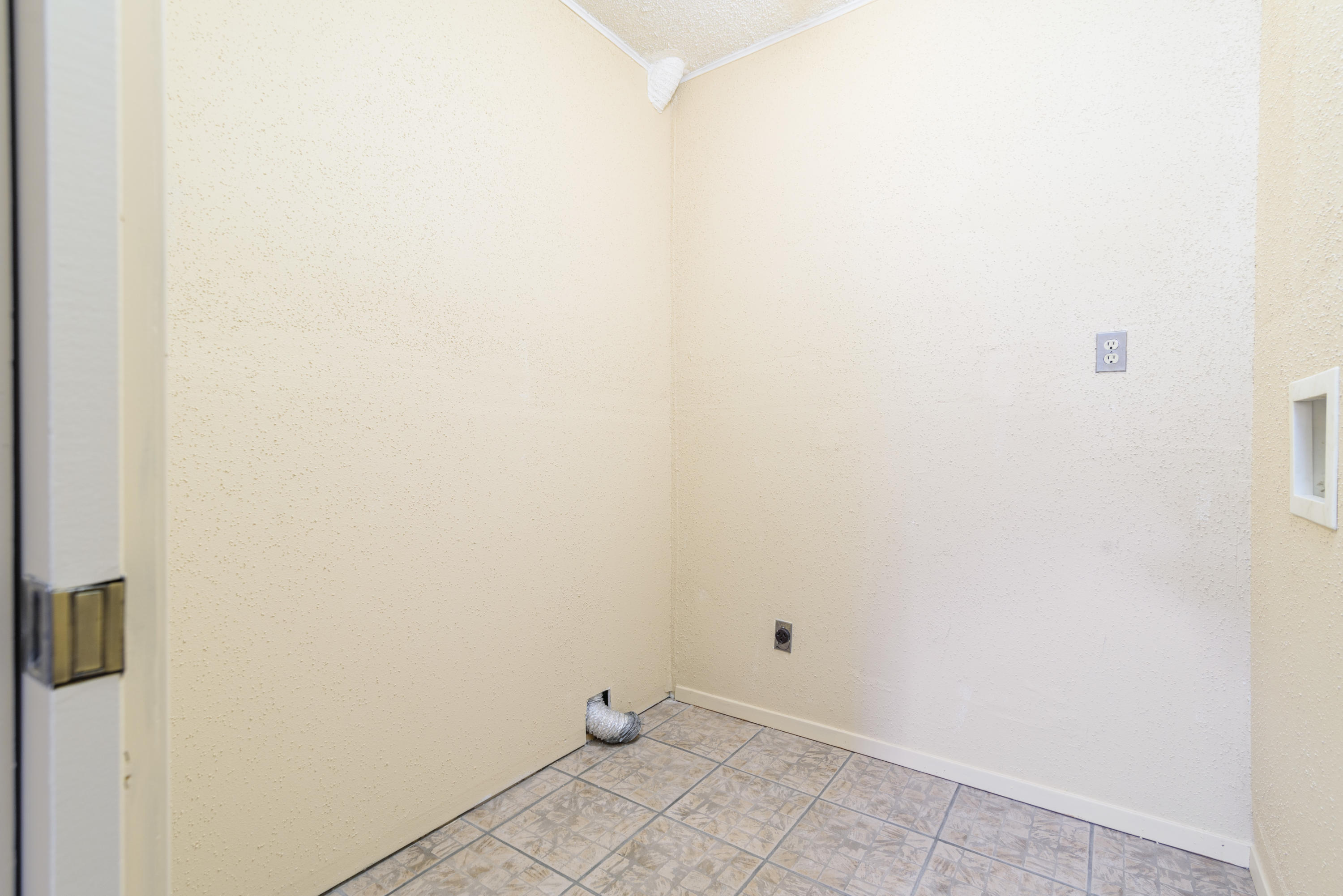 WOODBINE HILLS - Residential