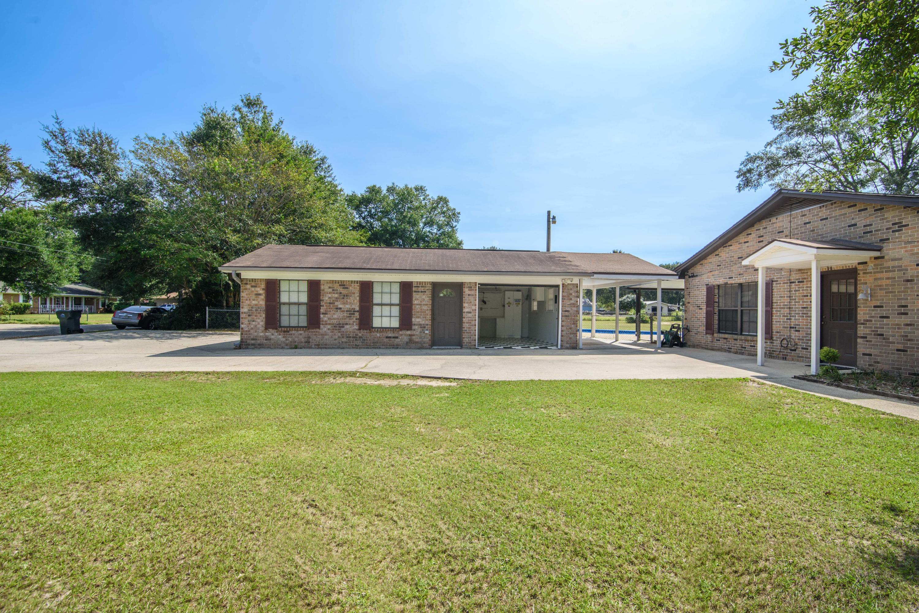 WOODBINE HILLS - Residential