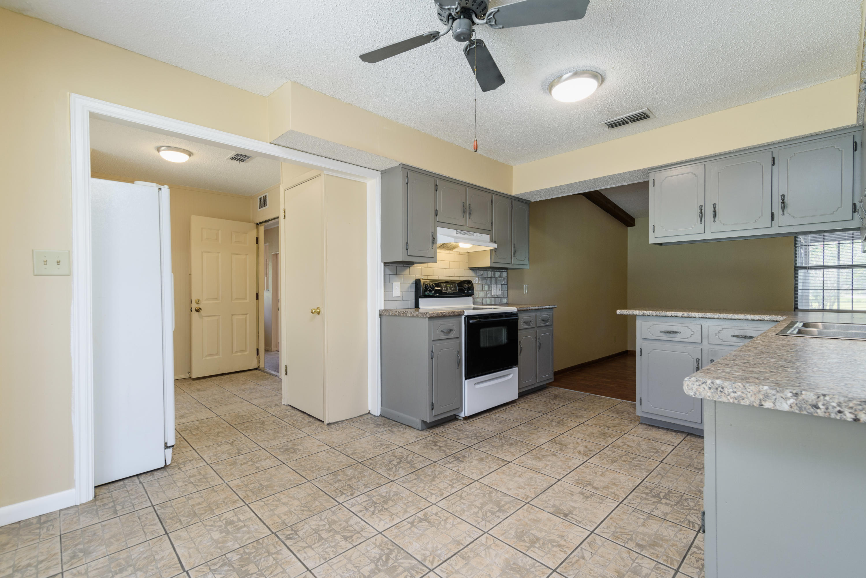 WOODBINE HILLS - Residential