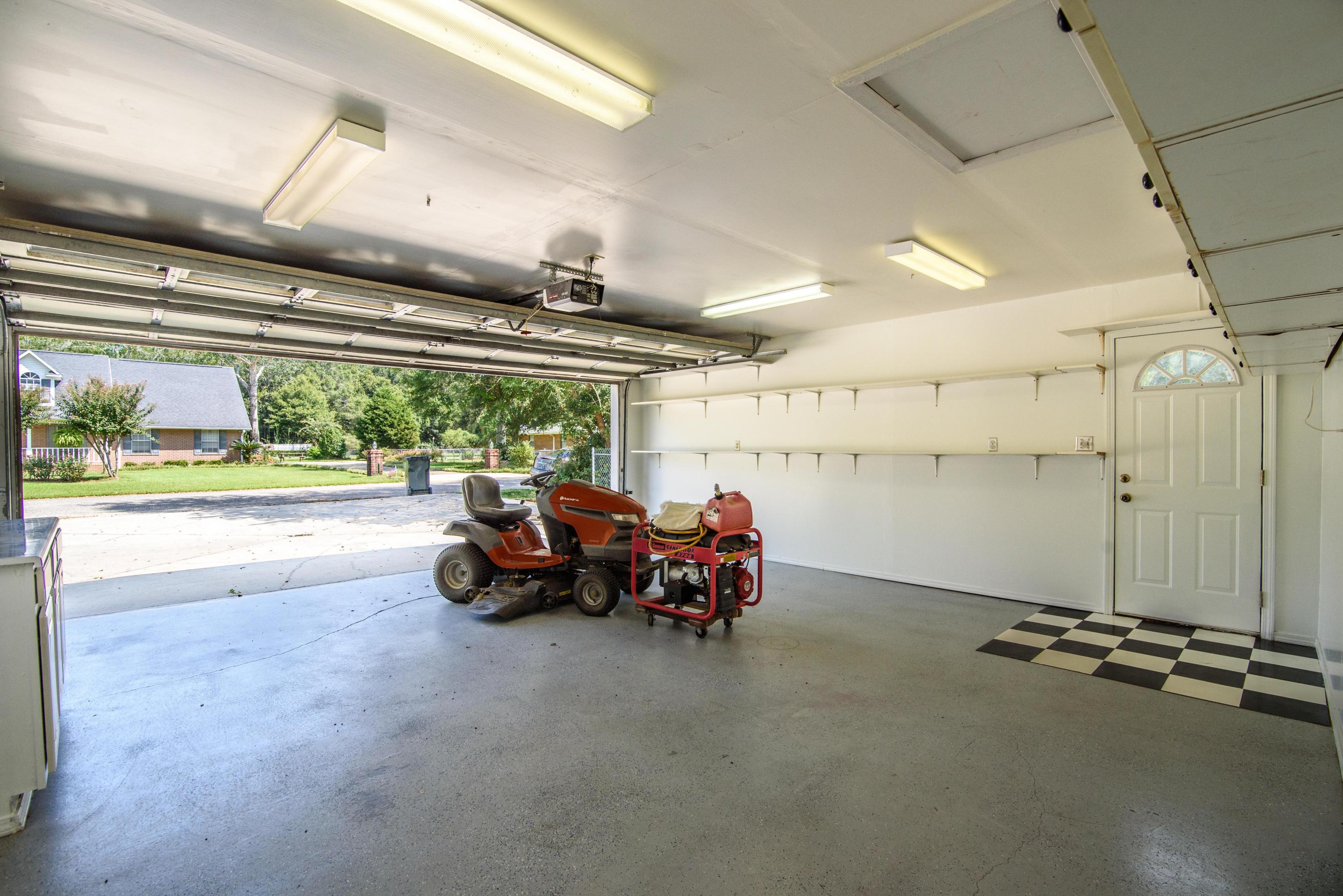 WOODBINE HILLS - Residential