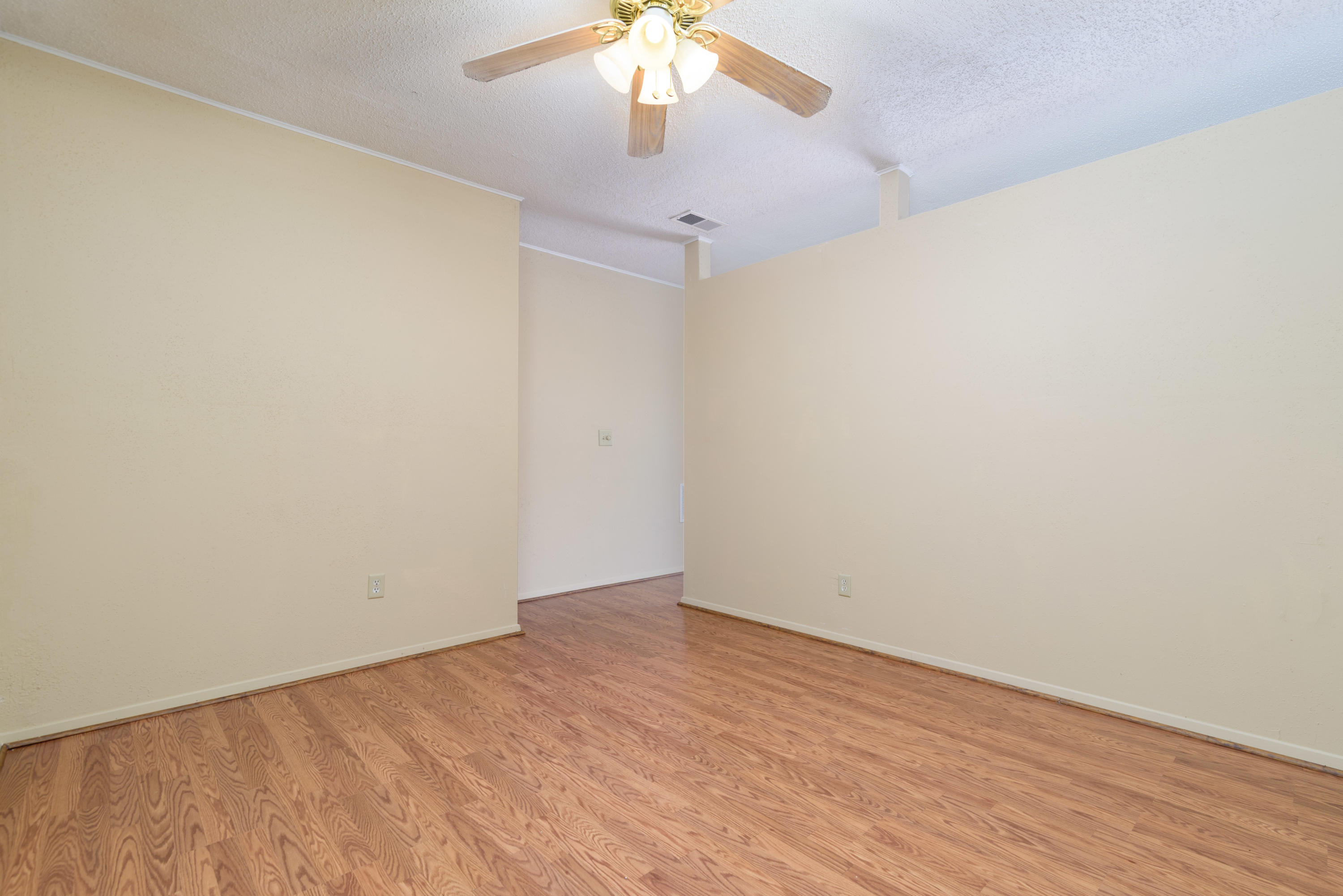 WOODBINE HILLS - Residential