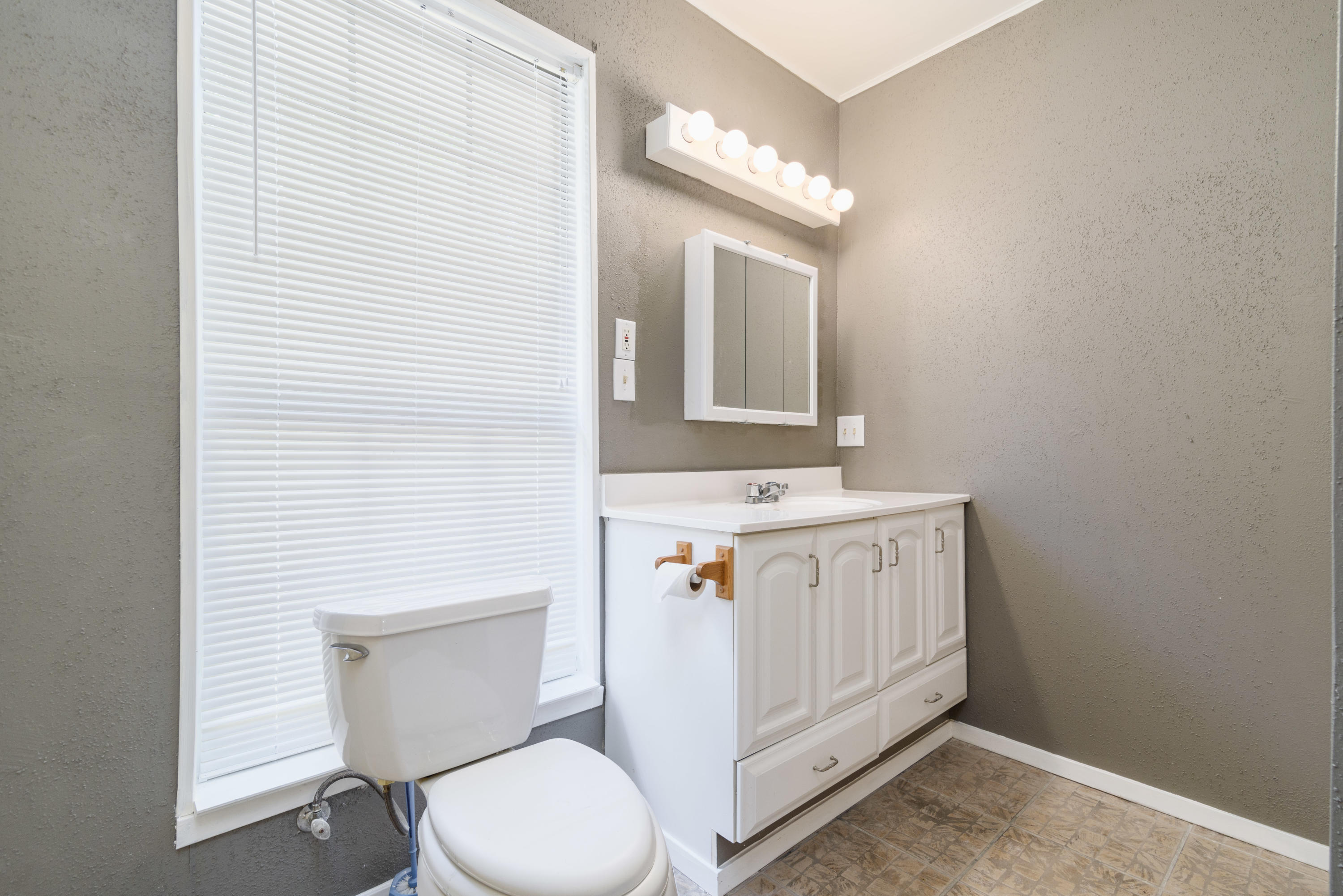 WOODBINE HILLS - Residential