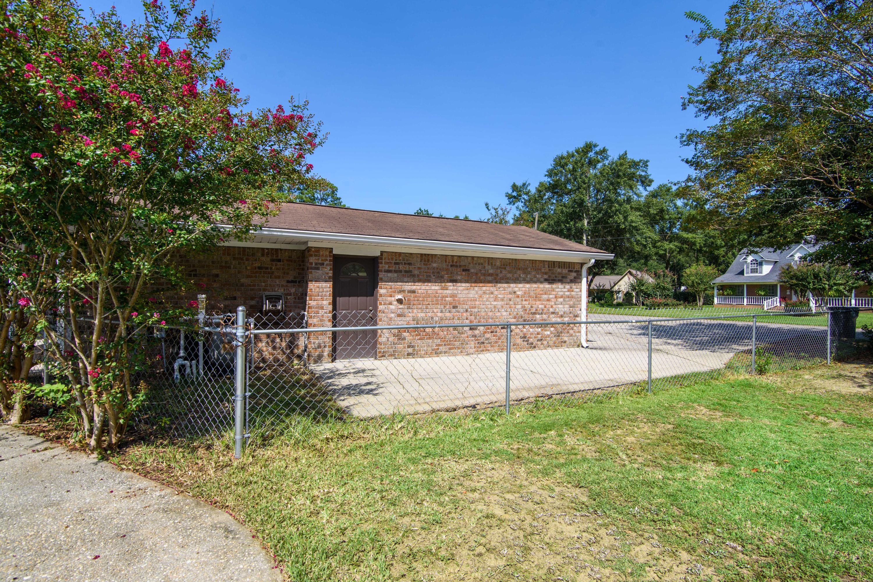 WOODBINE HILLS - Residential