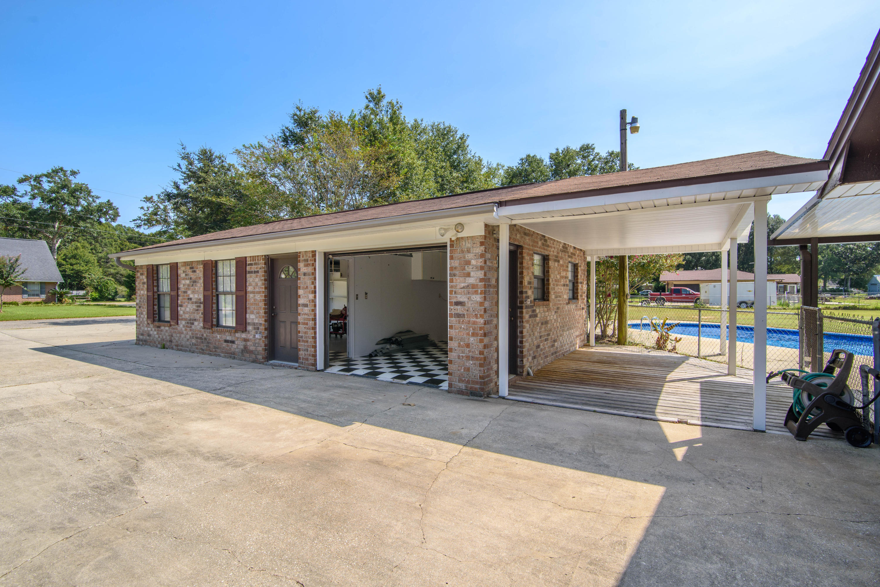 WOODBINE HILLS - Residential