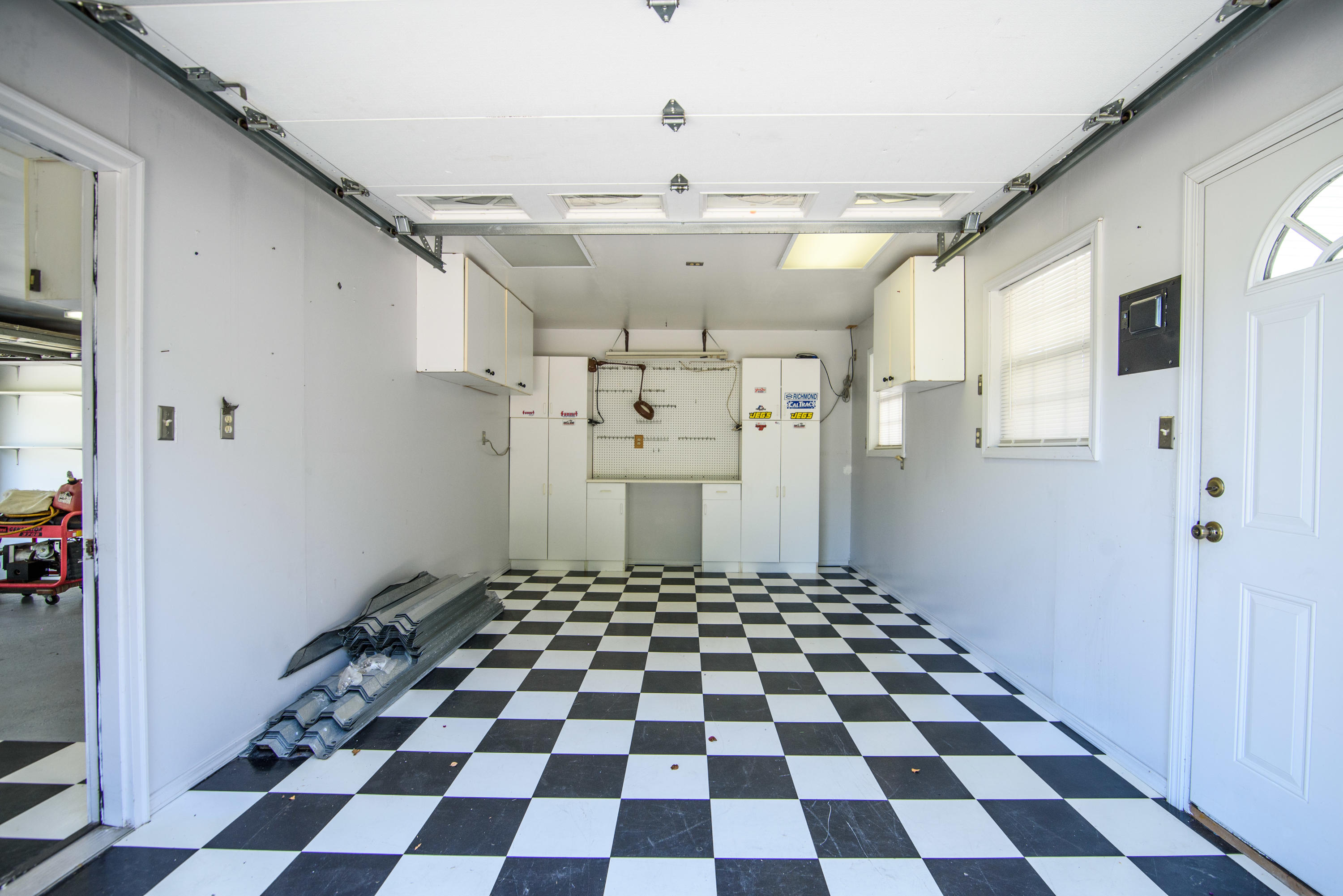 WOODBINE HILLS - Residential