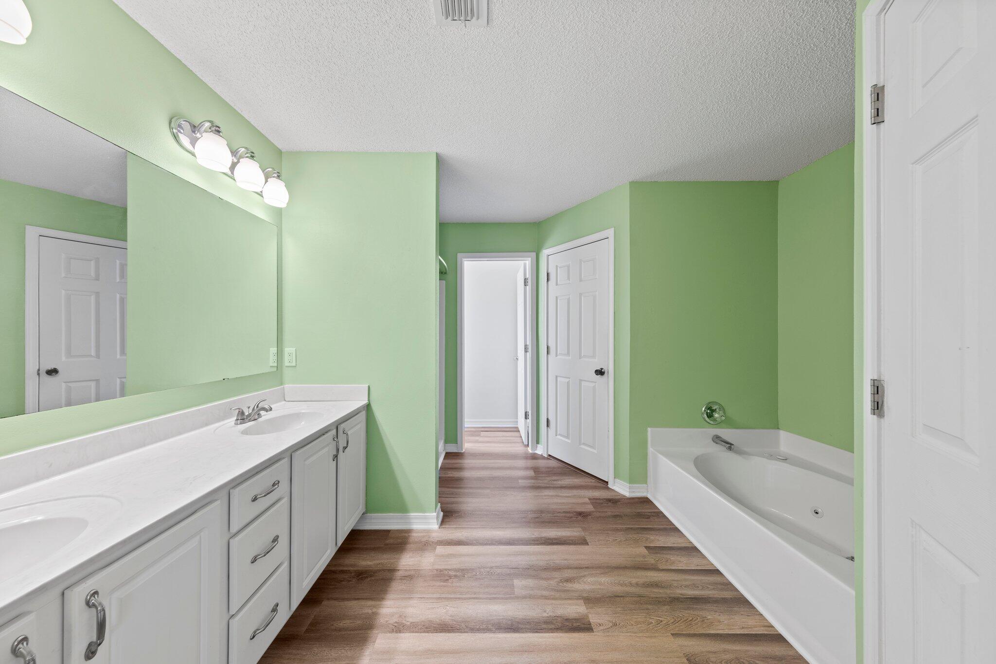 HOLLEY BY THE SEA - Residential