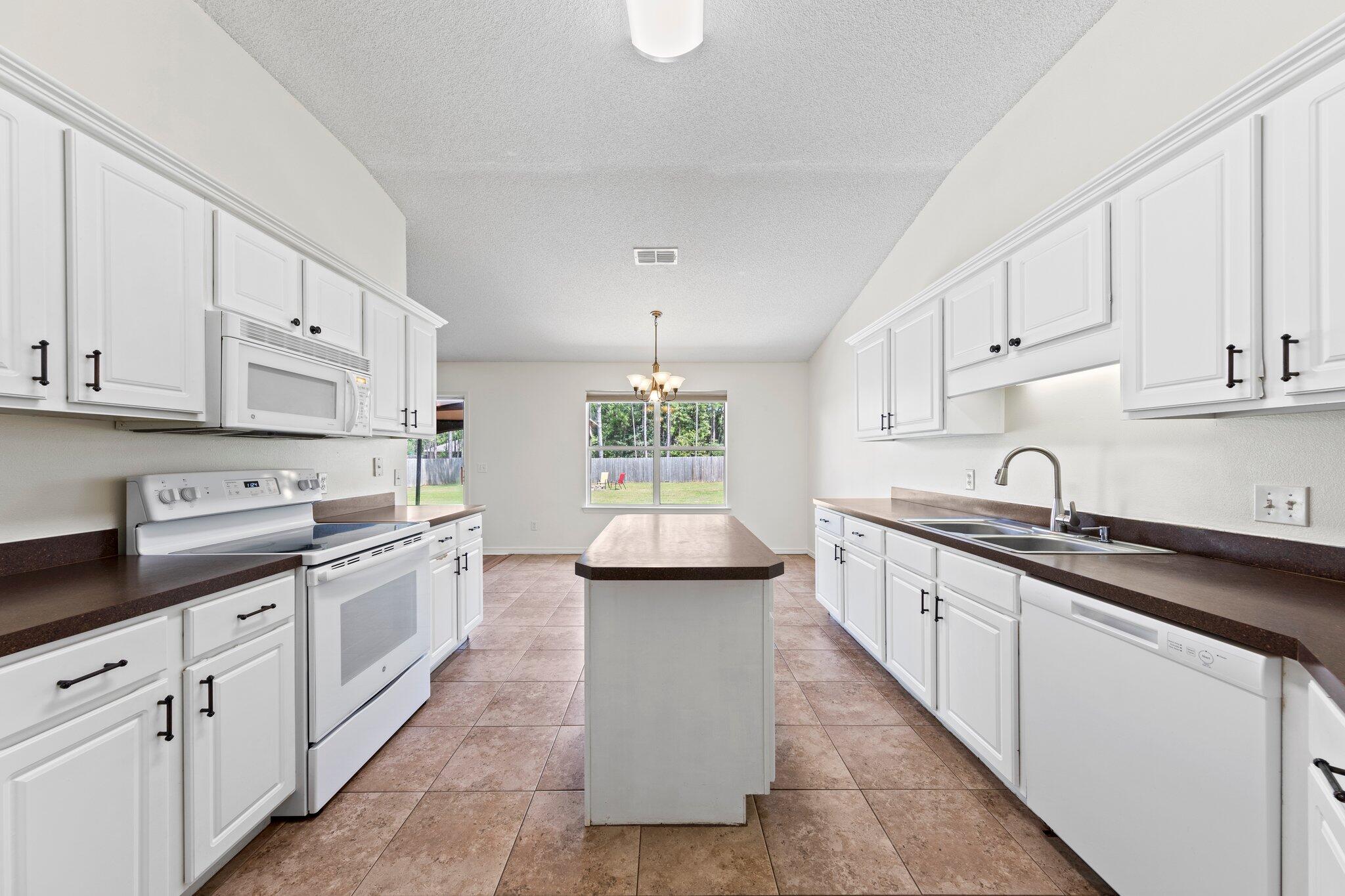 HOLLEY BY THE SEA - Residential