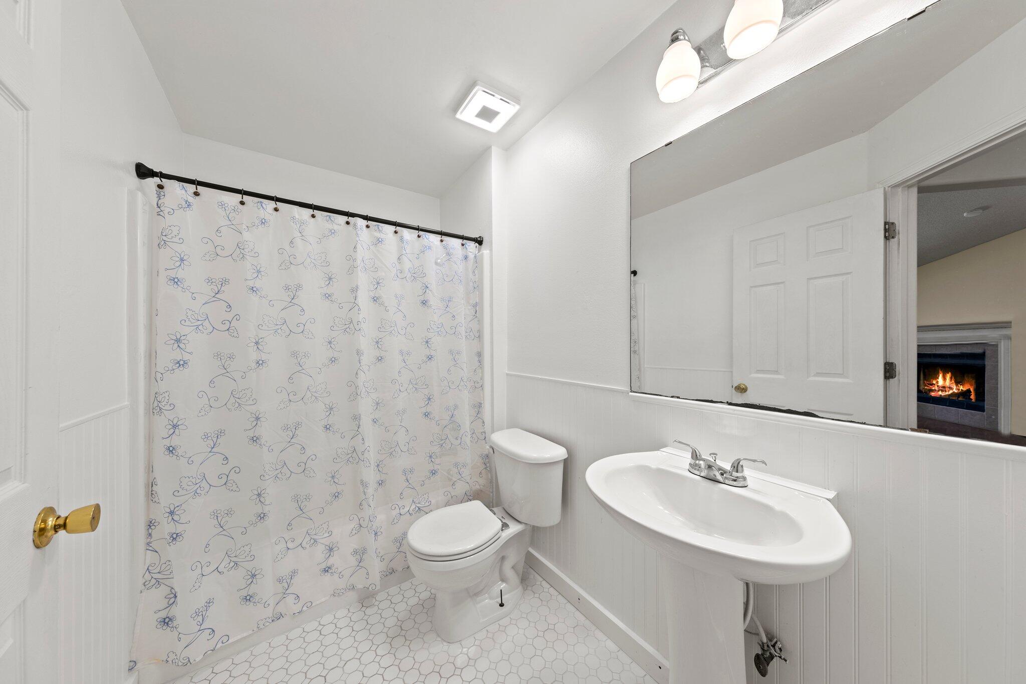 HOLLEY BY THE SEA - Residential