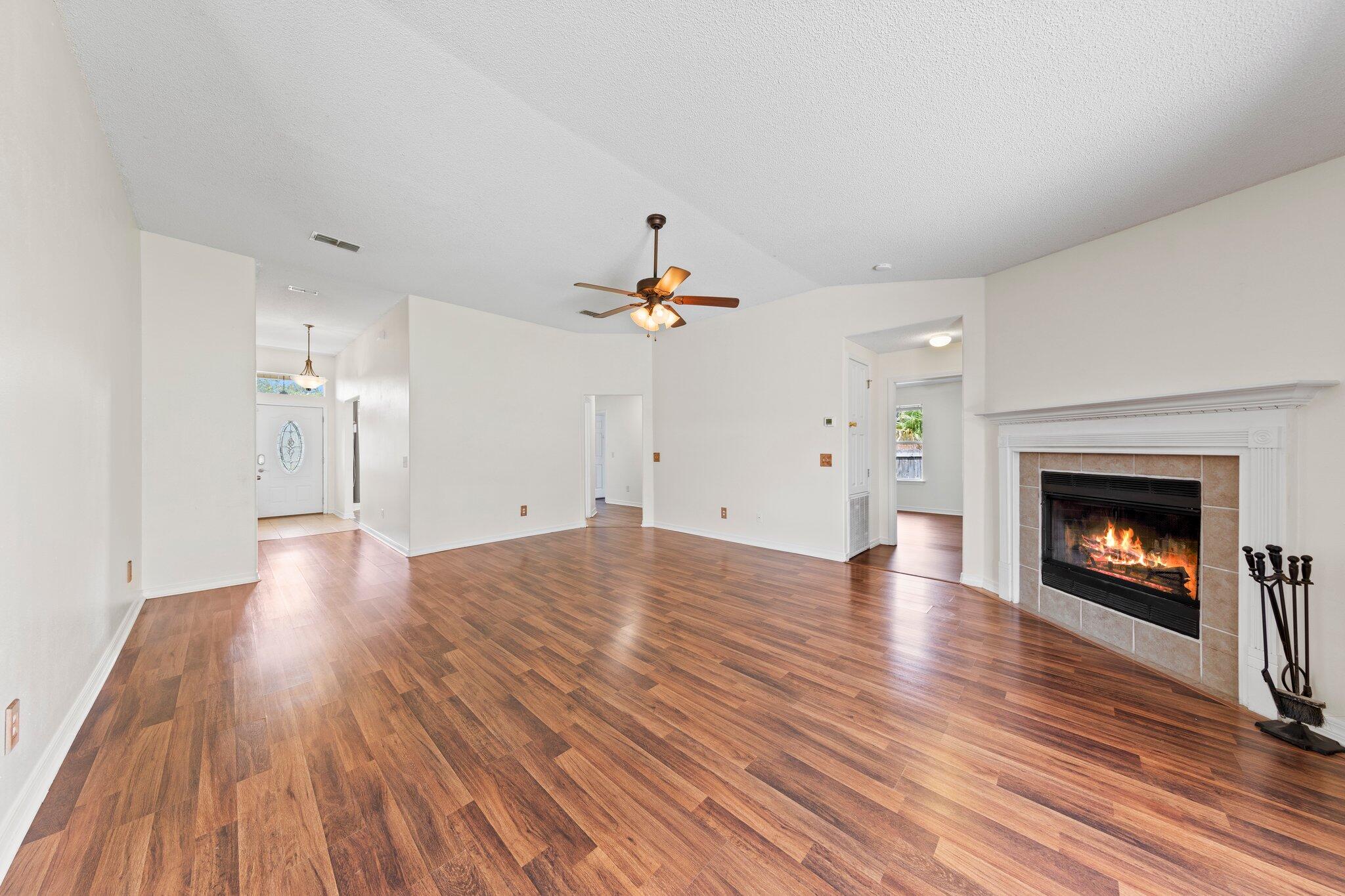 HOLLEY BY THE SEA - Residential