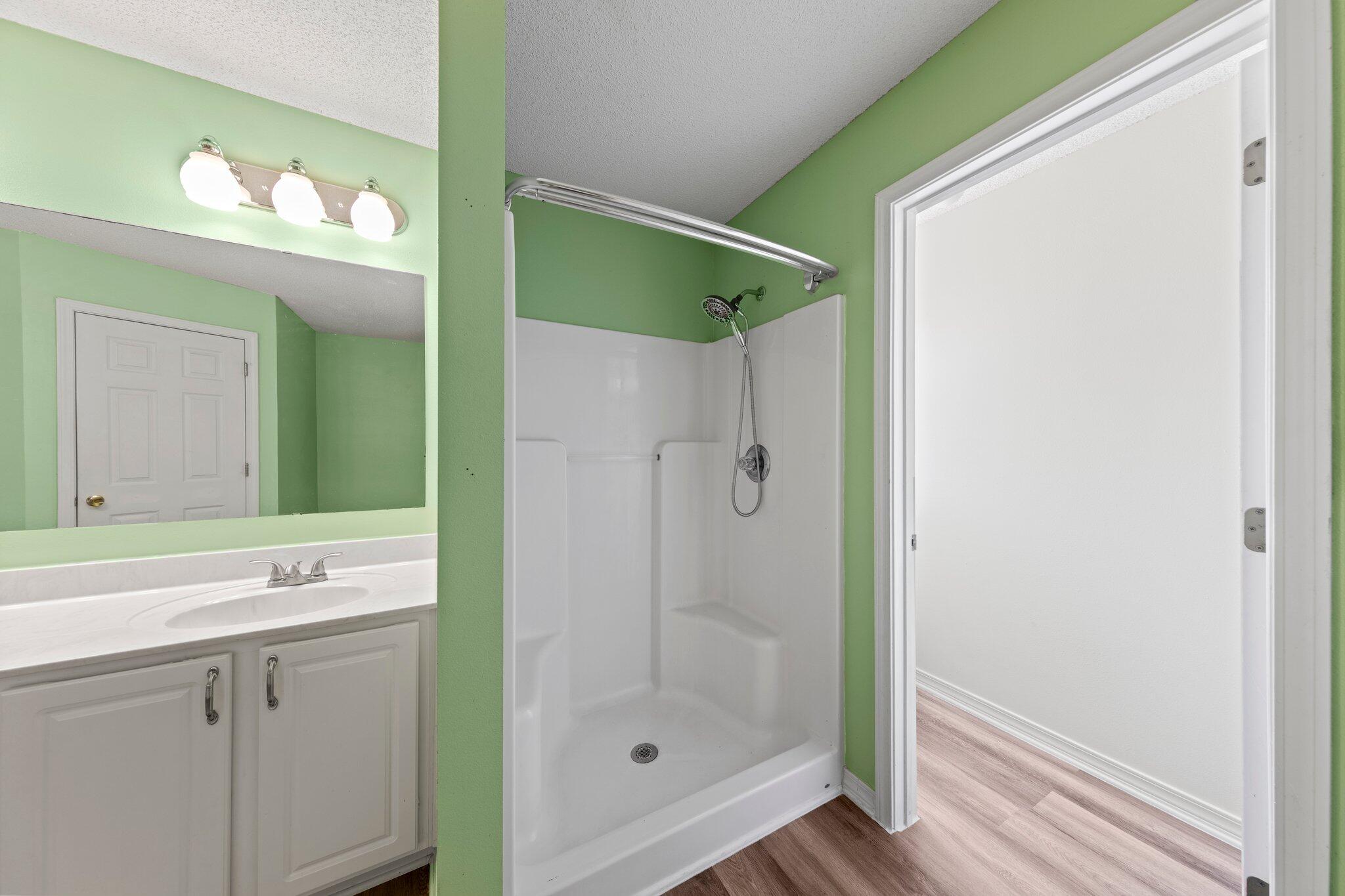 HOLLEY BY THE SEA - Residential