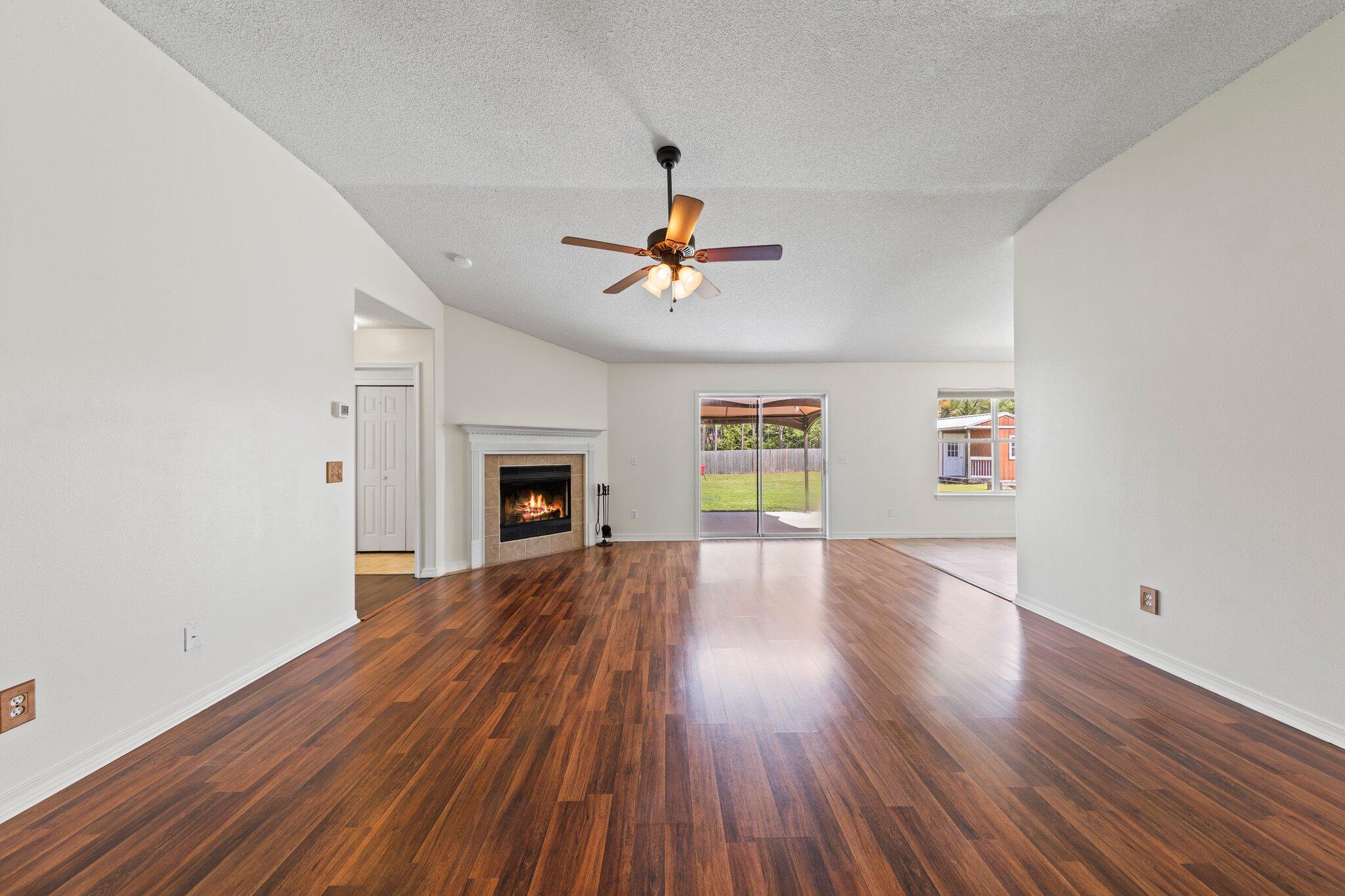 HOLLEY BY THE SEA - Residential