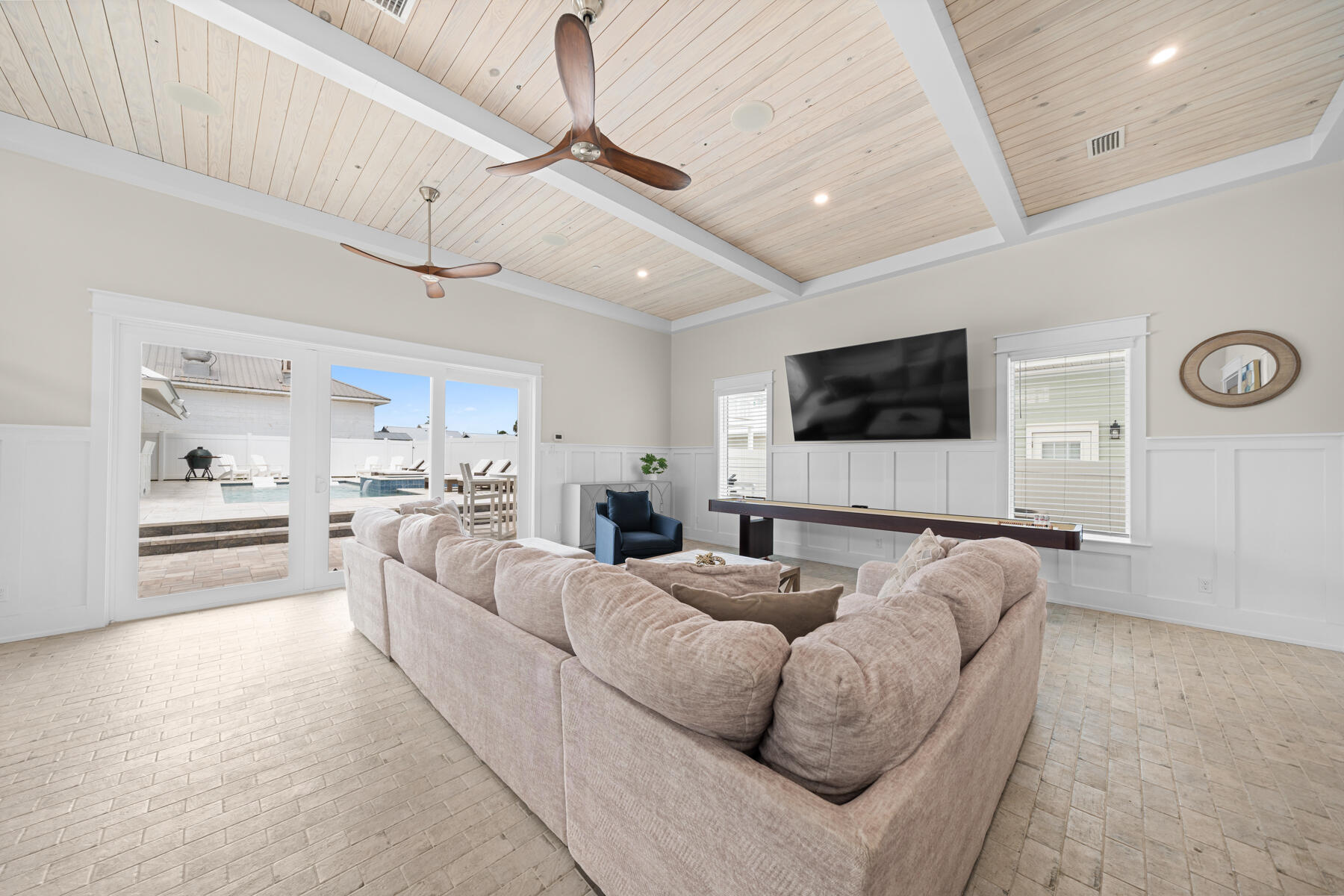 LAGUNA BEACH - Residential
