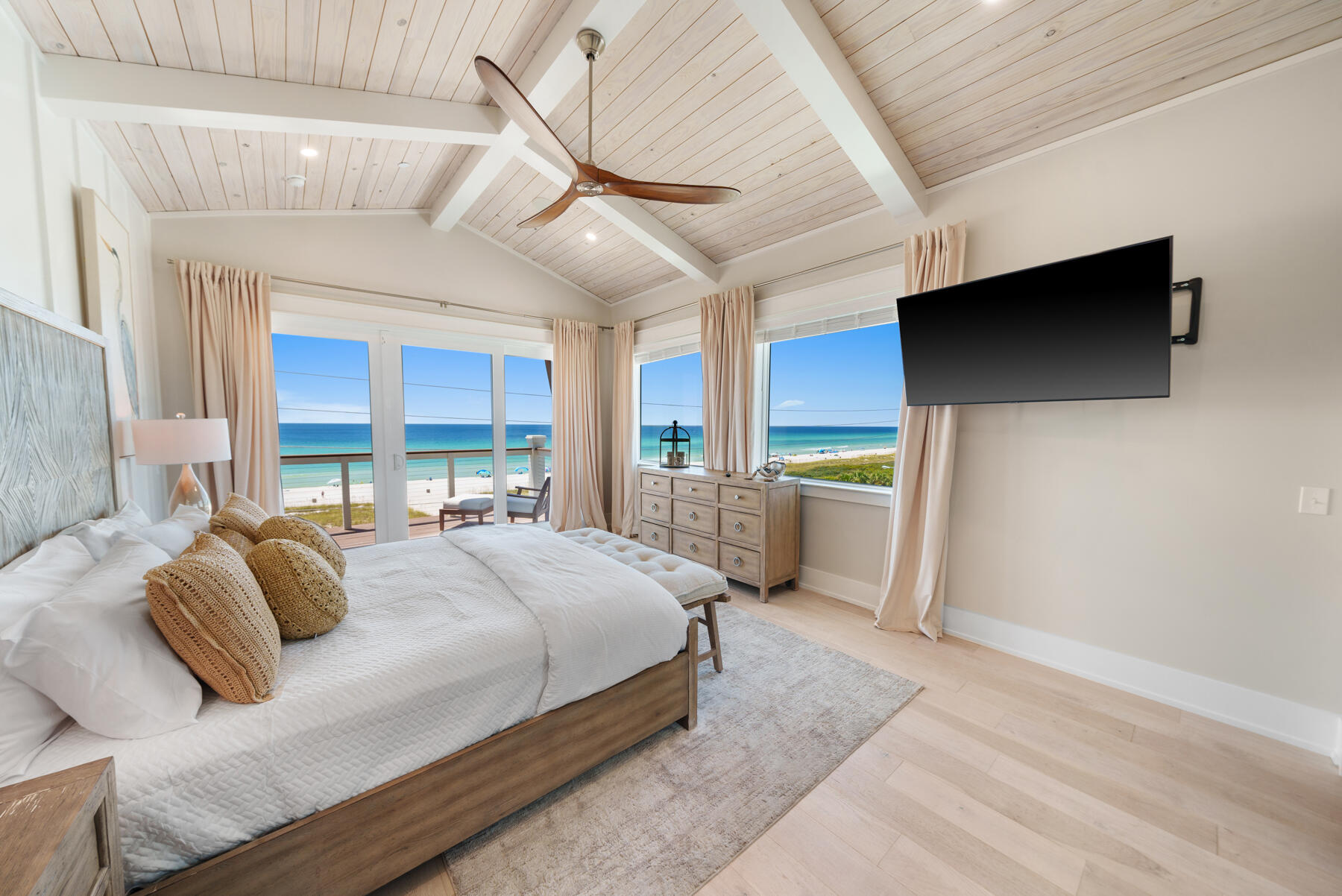LAGUNA BEACH - Residential