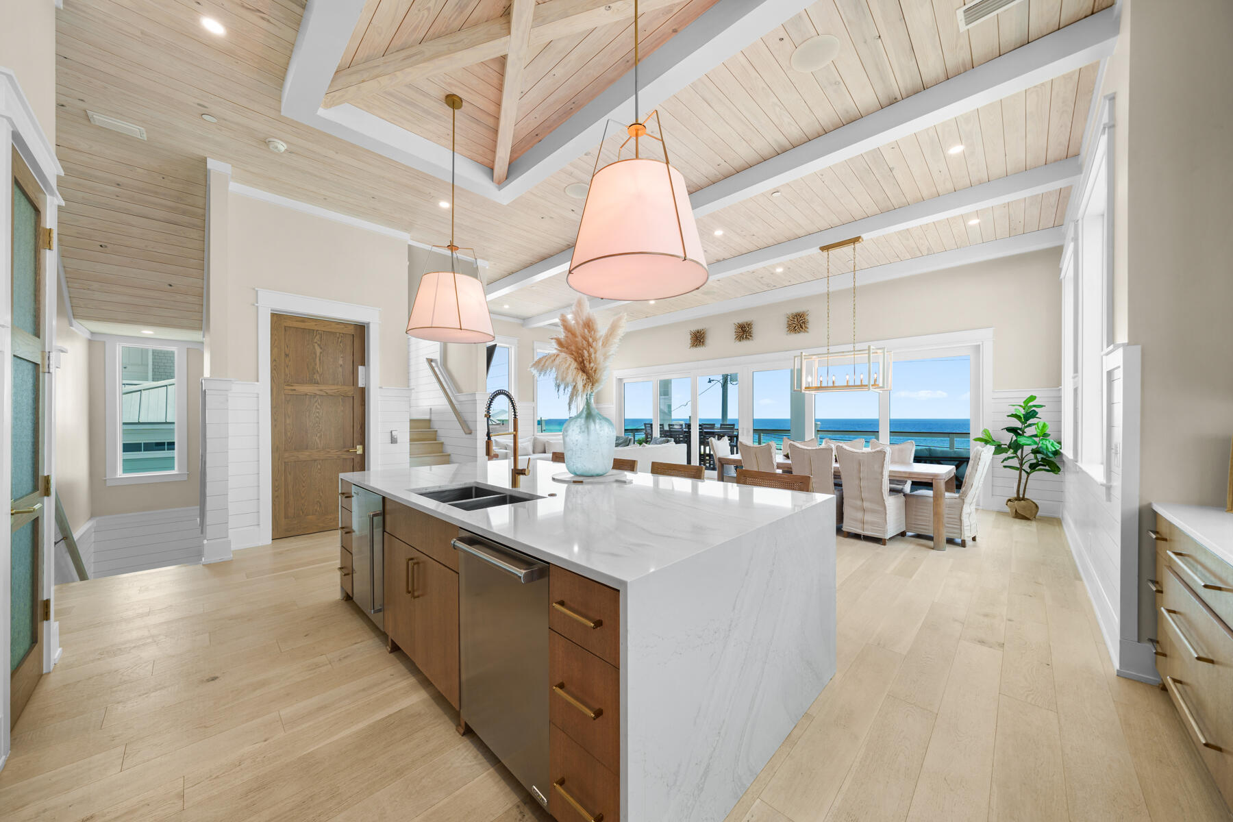 LAGUNA BEACH - Residential