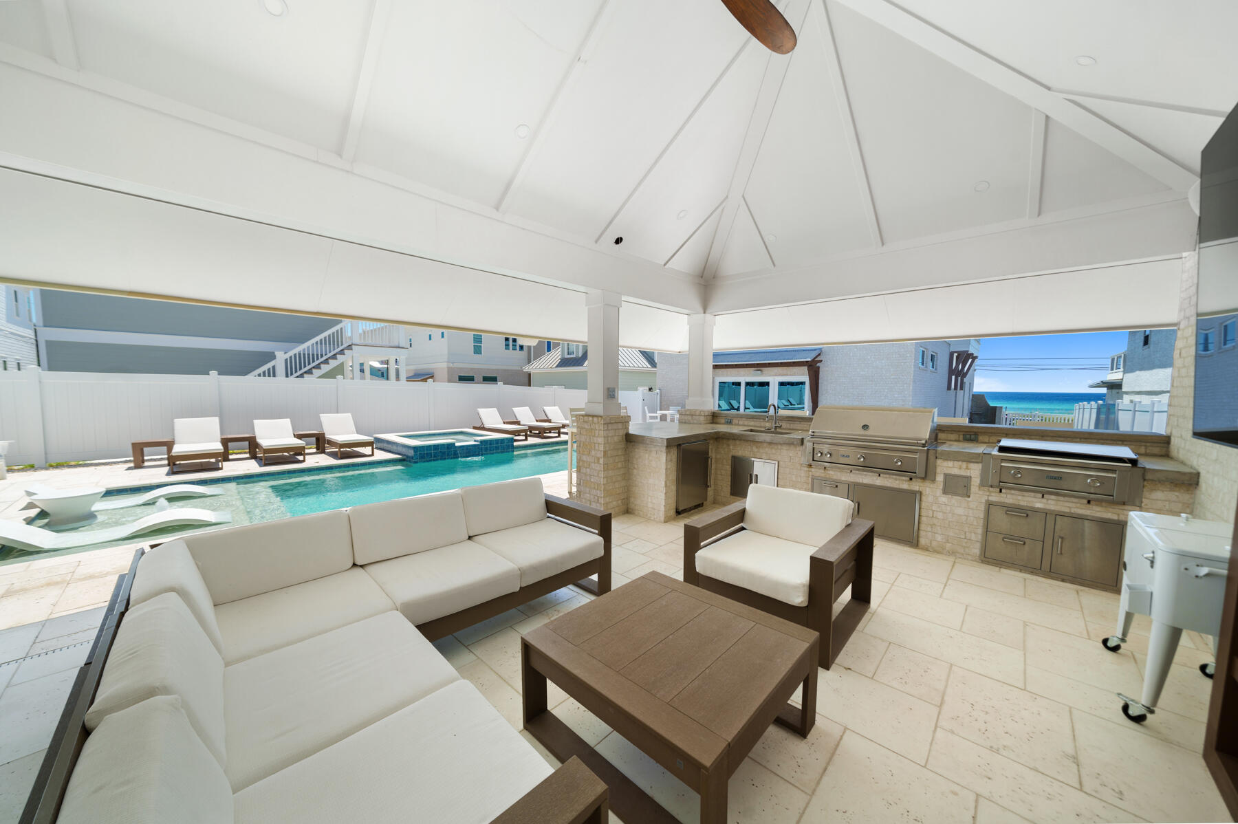 LAGUNA BEACH - Residential