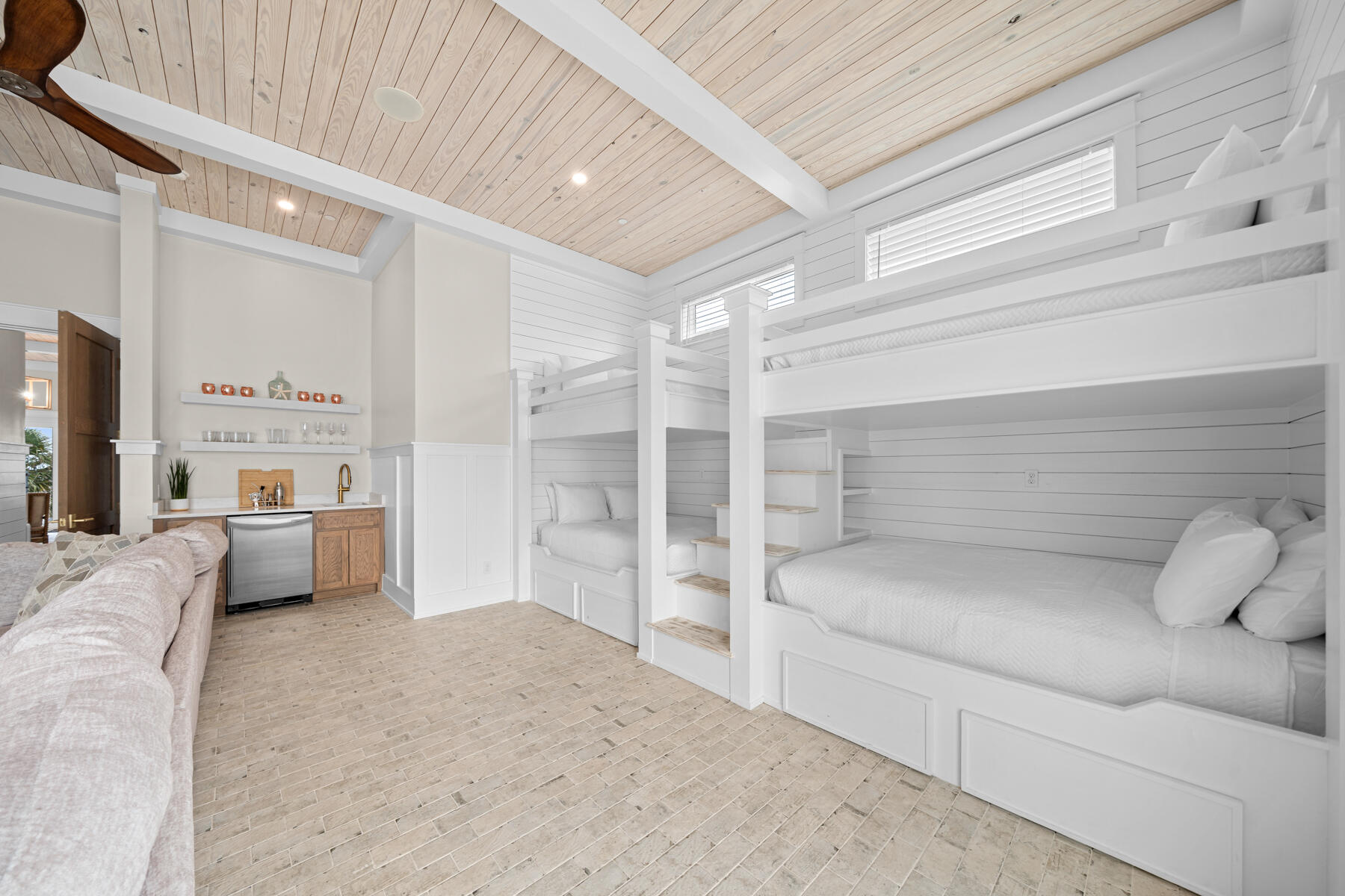 LAGUNA BEACH - Residential