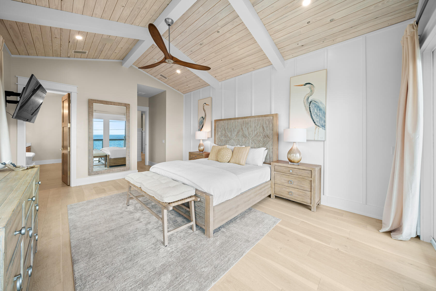 LAGUNA BEACH - Residential
