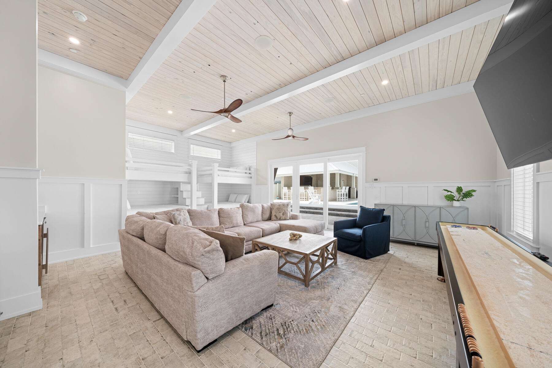 LAGUNA BEACH - Residential