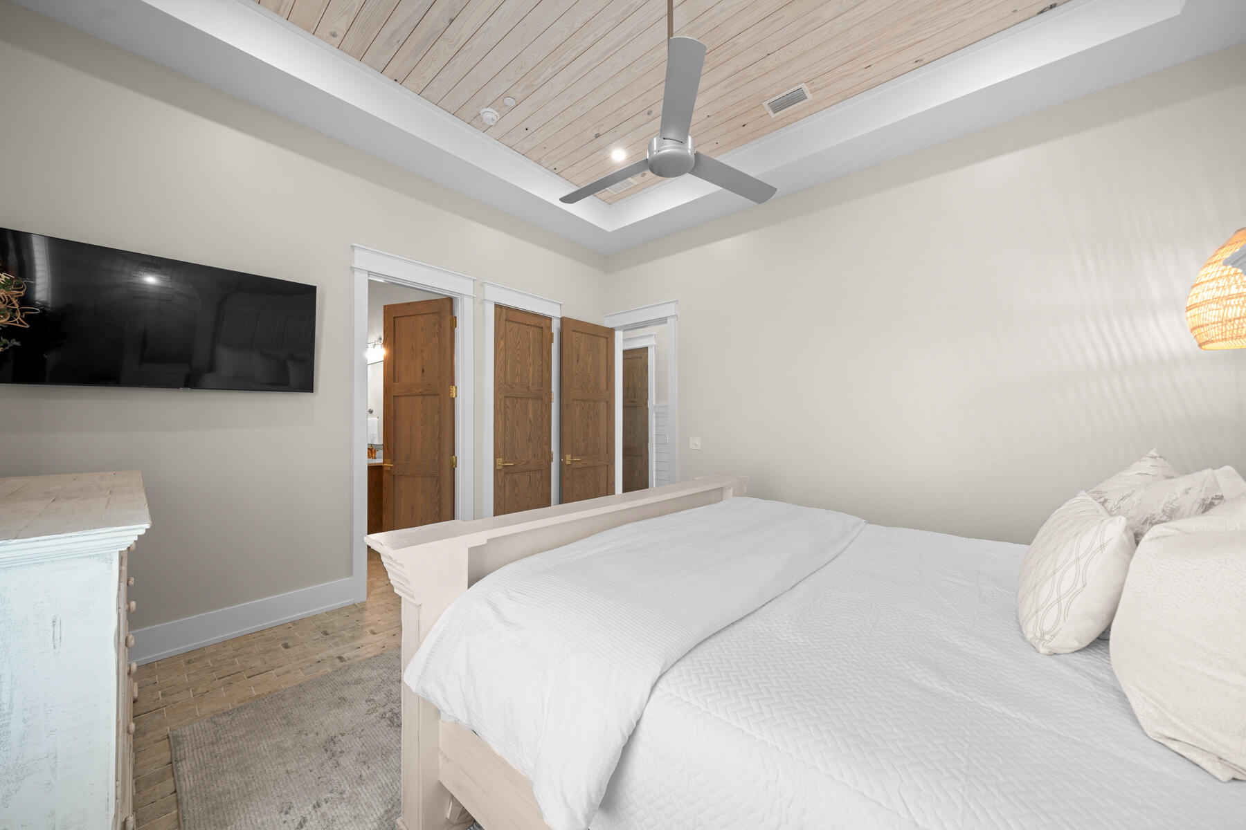 LAGUNA BEACH - Residential