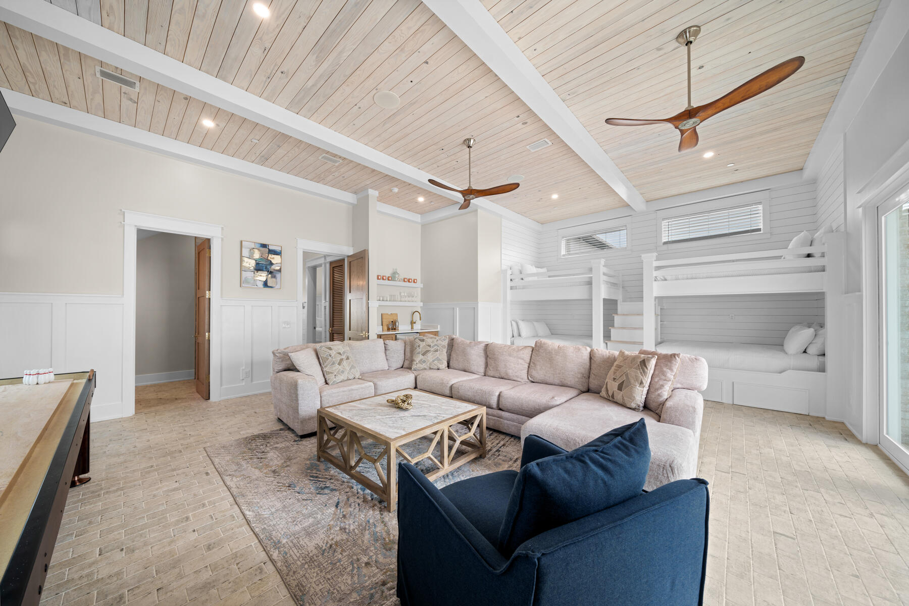 LAGUNA BEACH - Residential