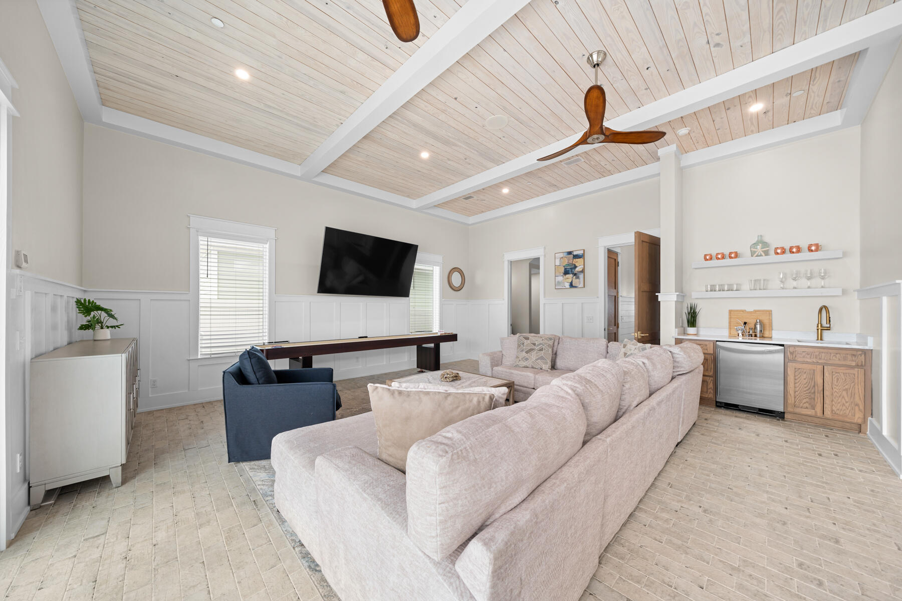LAGUNA BEACH - Residential