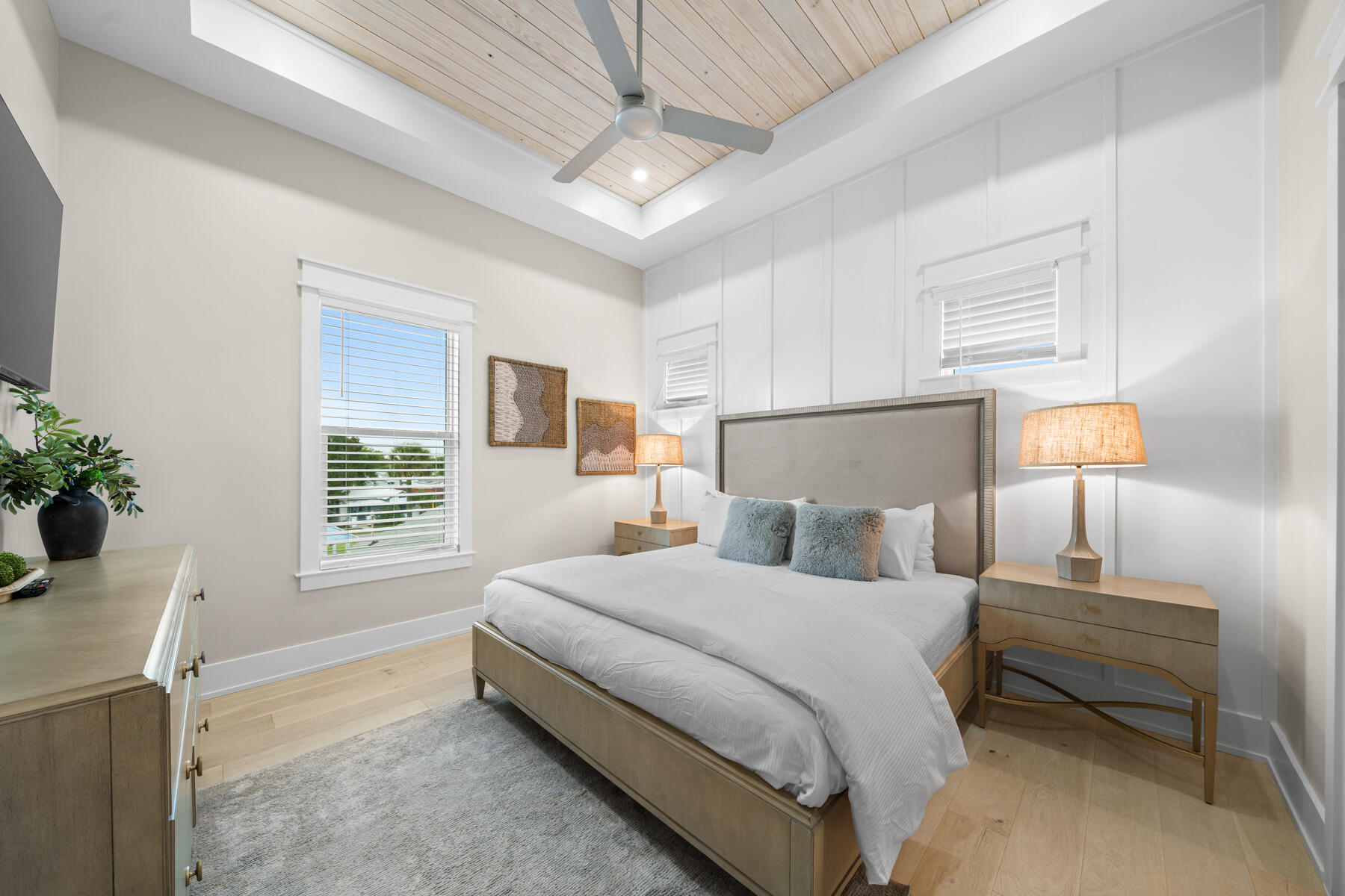 LAGUNA BEACH - Residential