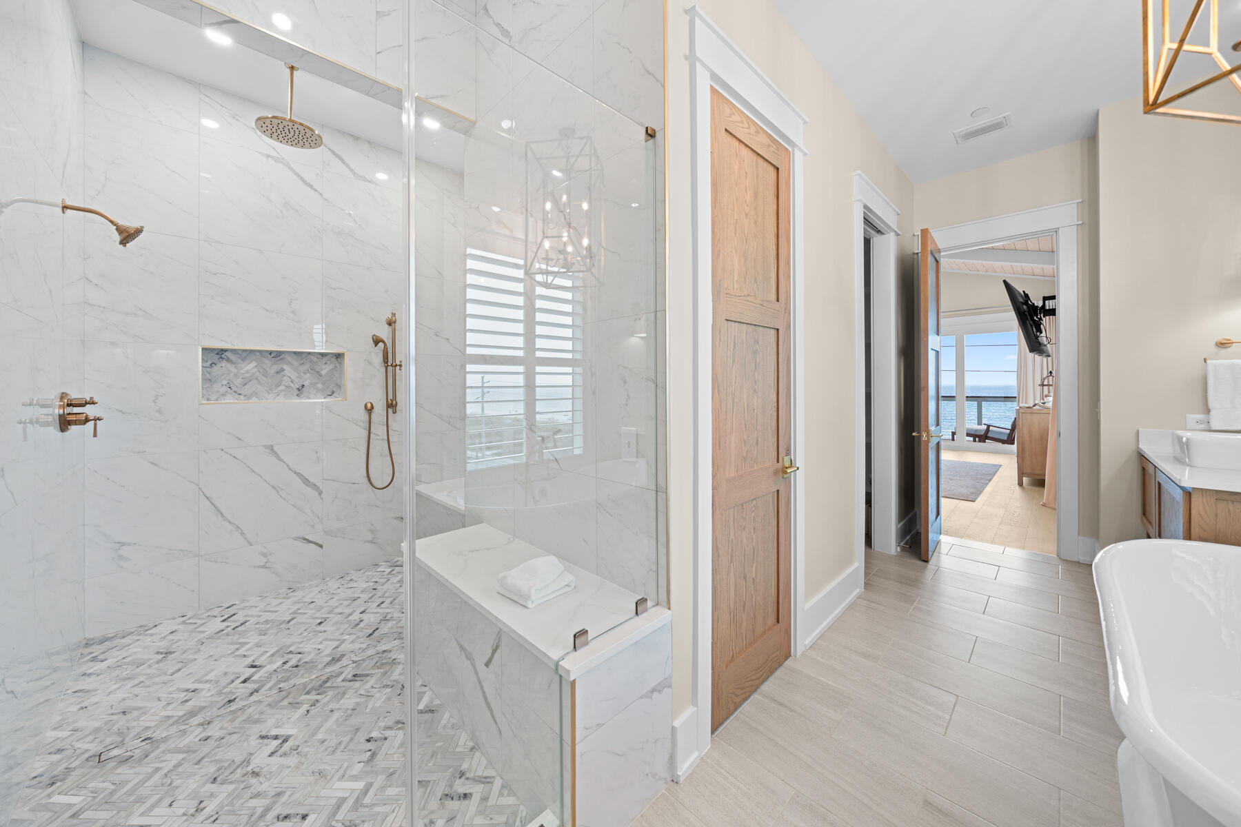 LAGUNA BEACH - Residential