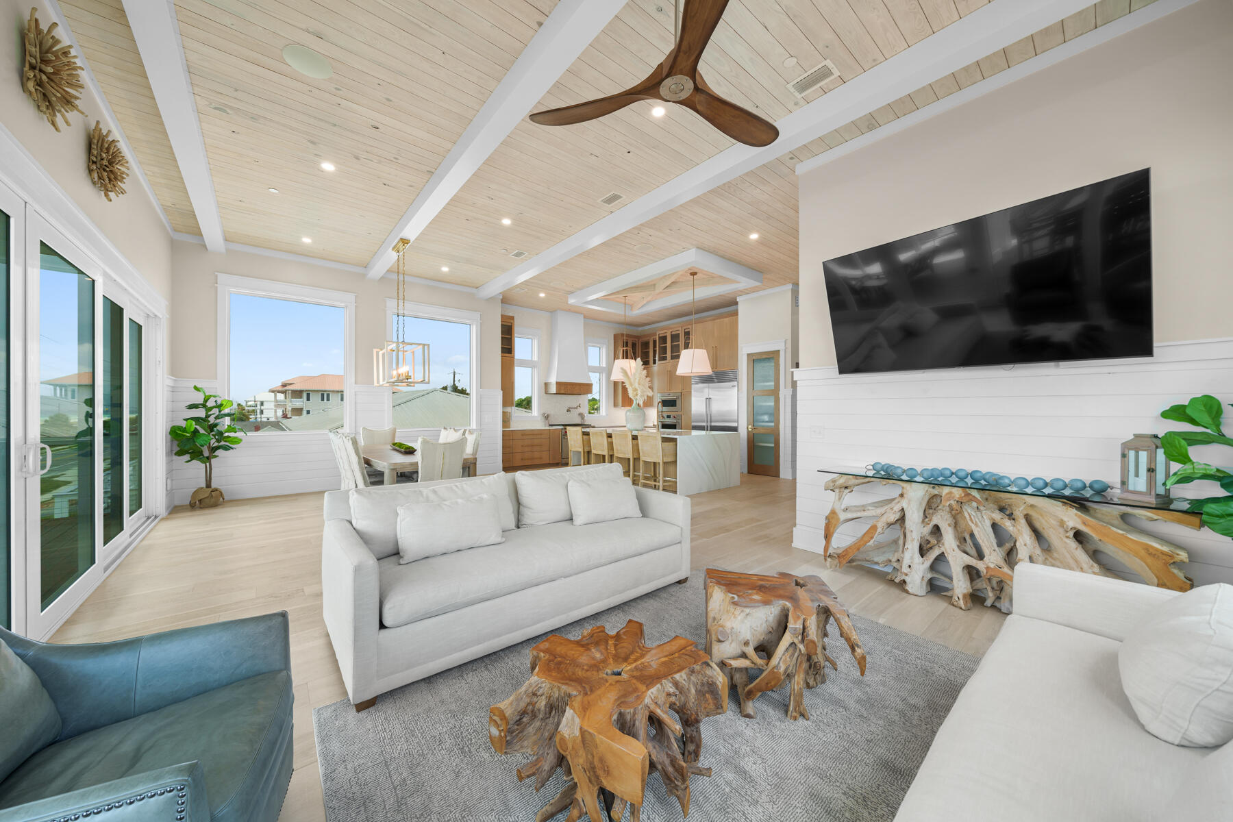 LAGUNA BEACH - Residential