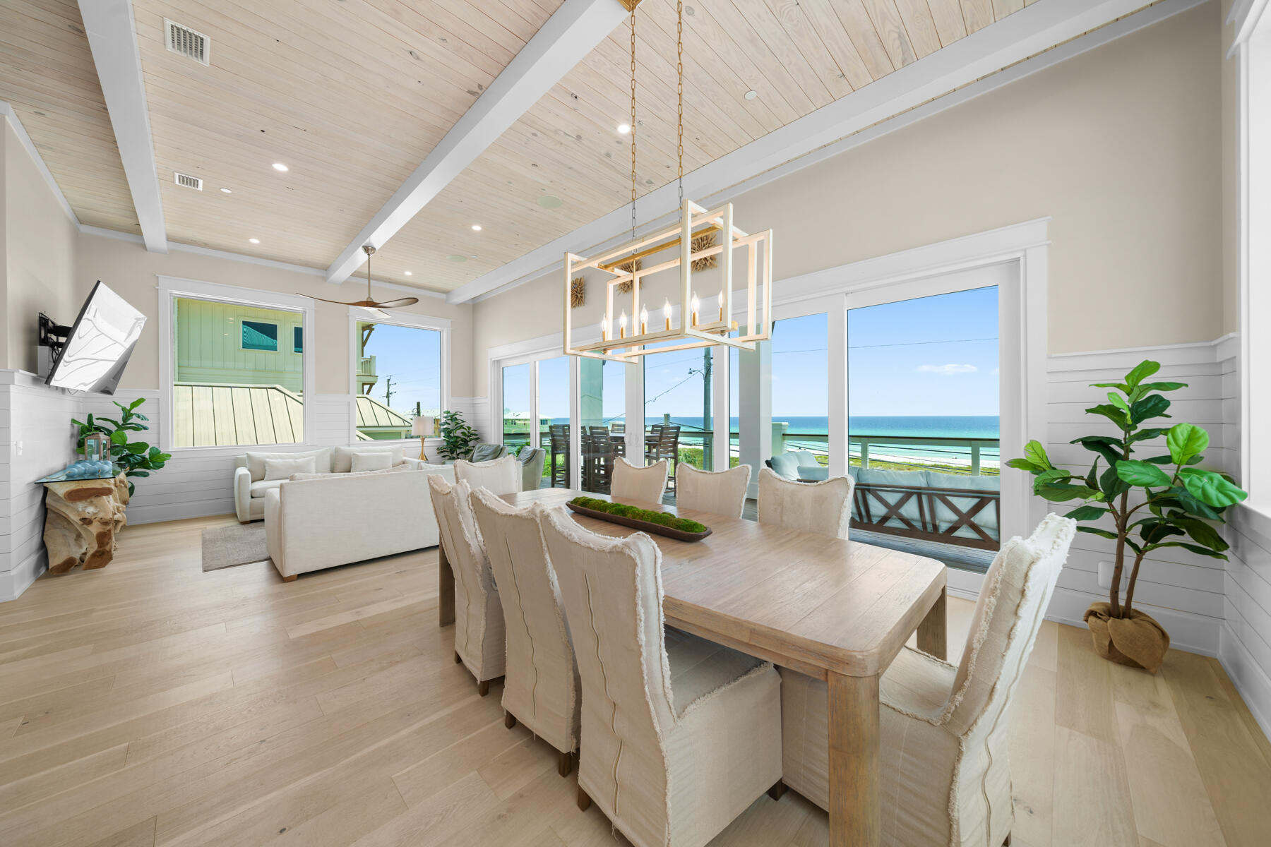 LAGUNA BEACH - Residential