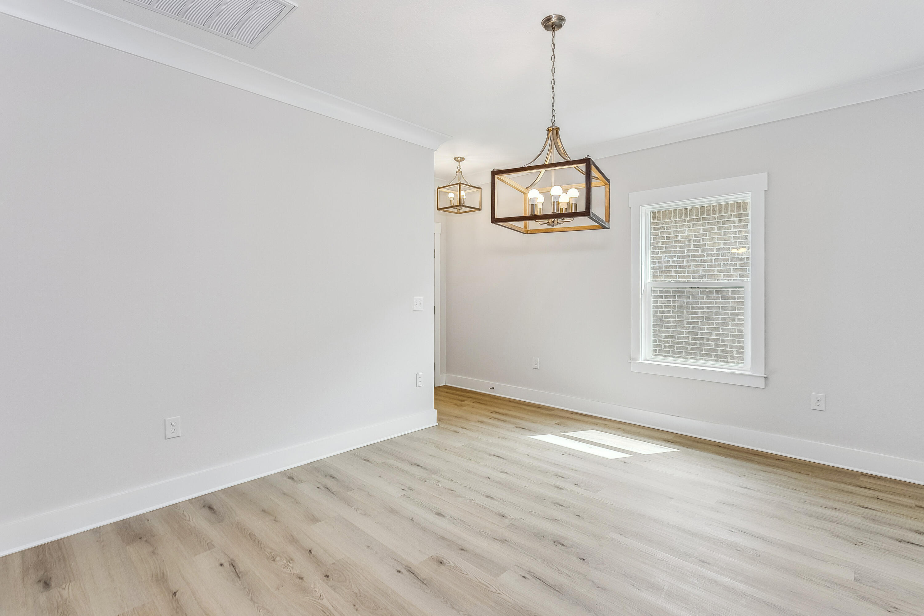 NICEVILLE (222200.00) - Residential