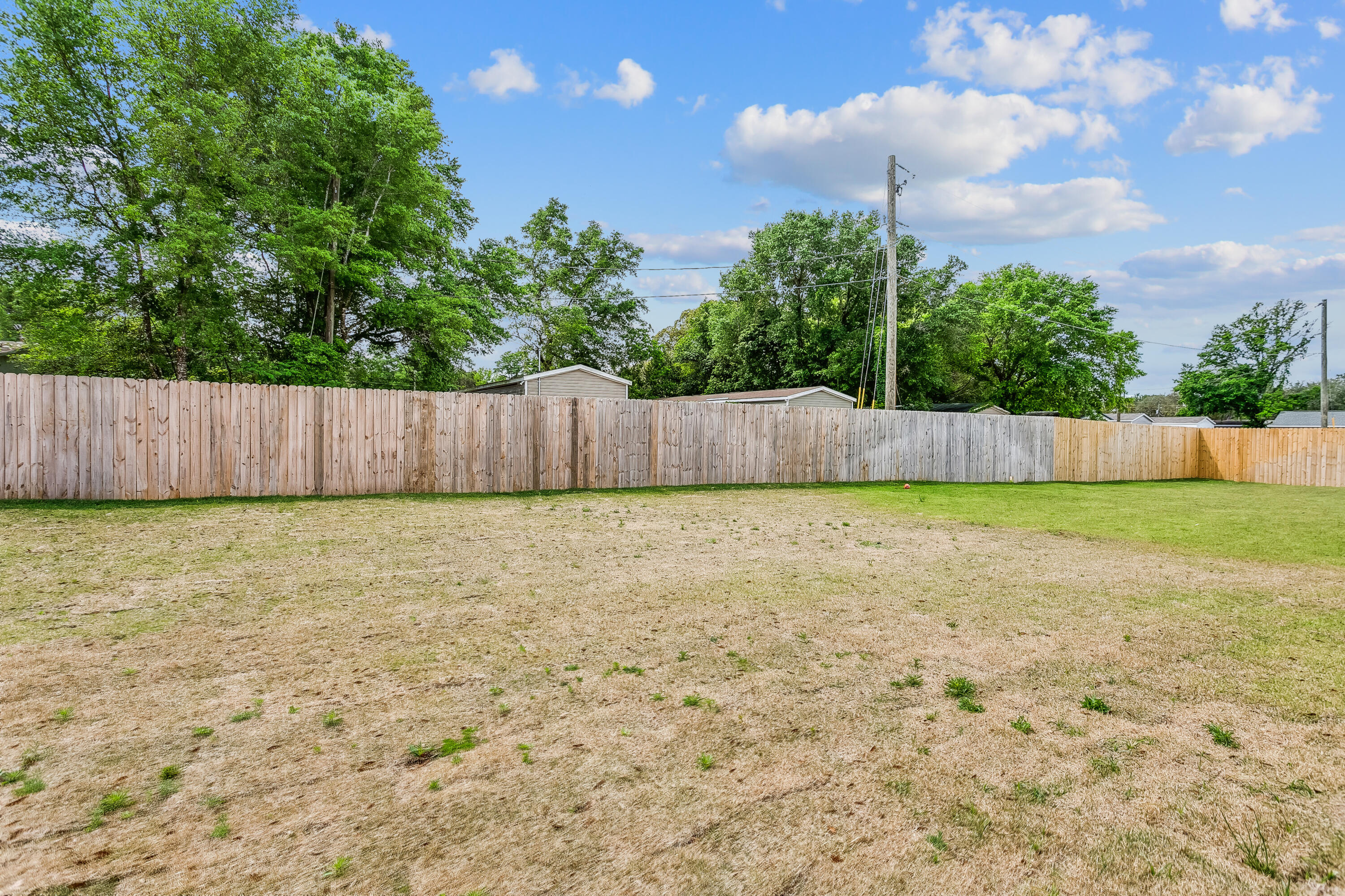 NICEVILLE (222200.00) - Residential
