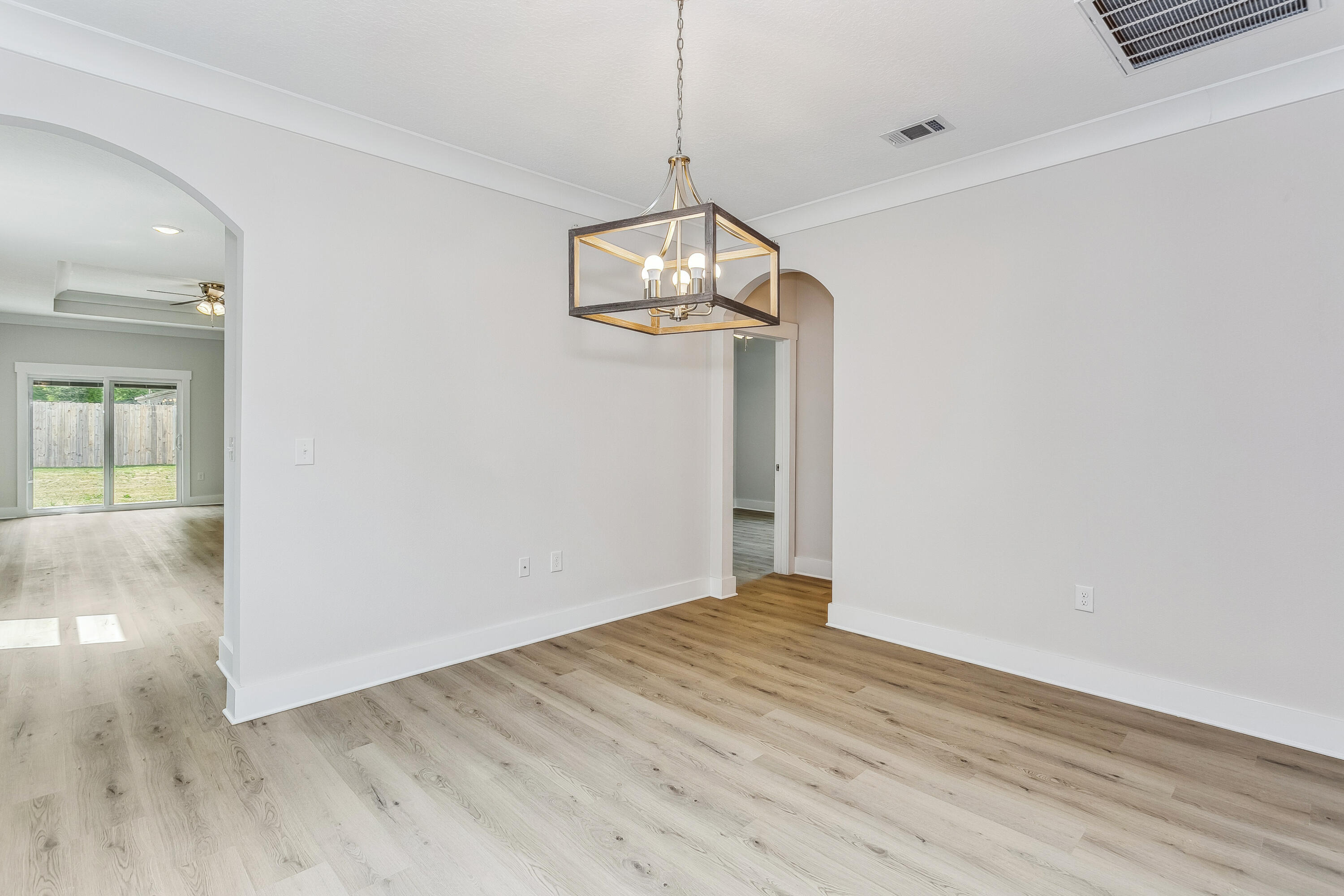 NICEVILLE (222200.00) - Residential