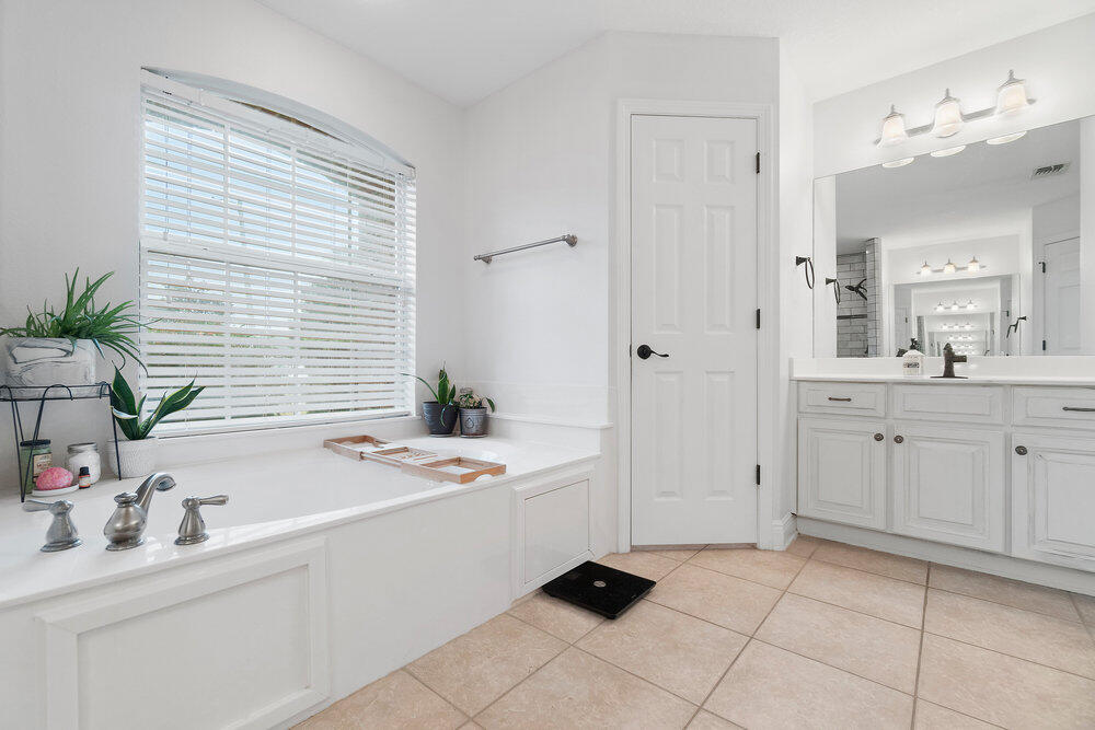 HARVELLS CROSSING - Residential