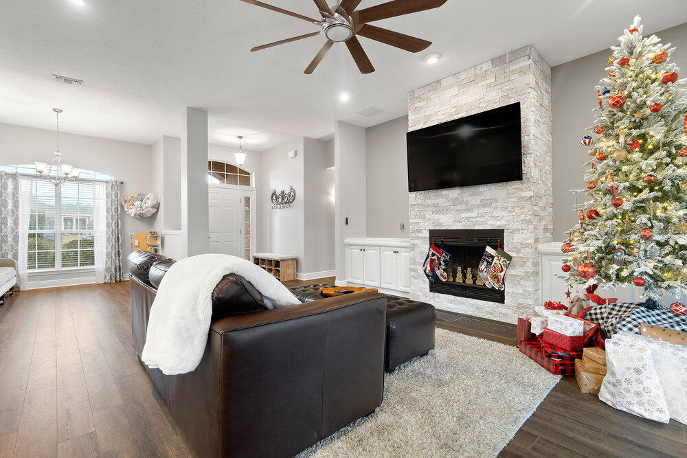 HARVELLS CROSSING - Residential