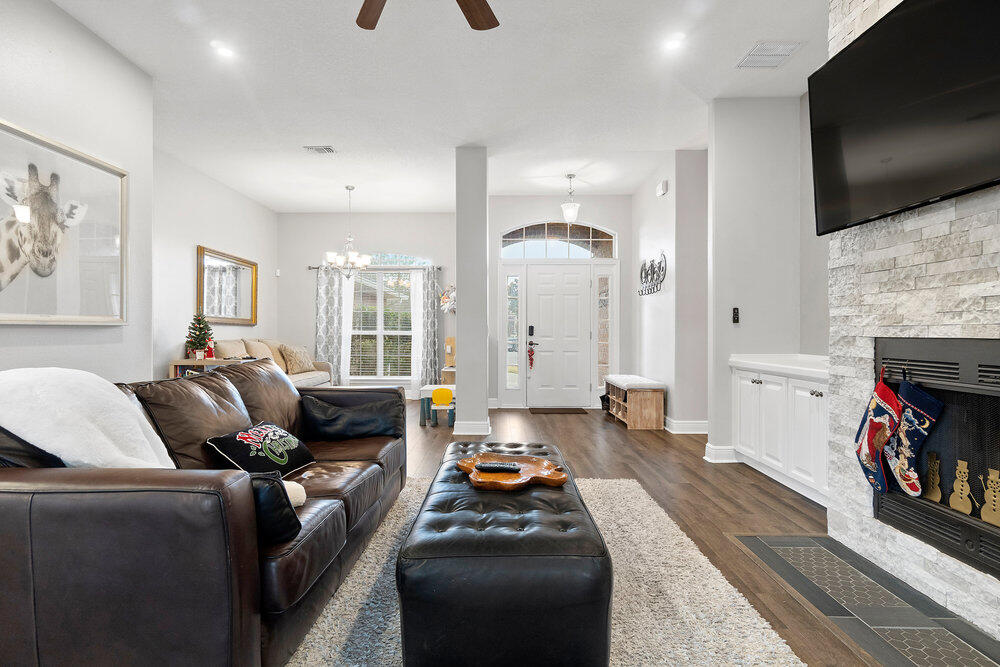 HARVELLS CROSSING - Residential