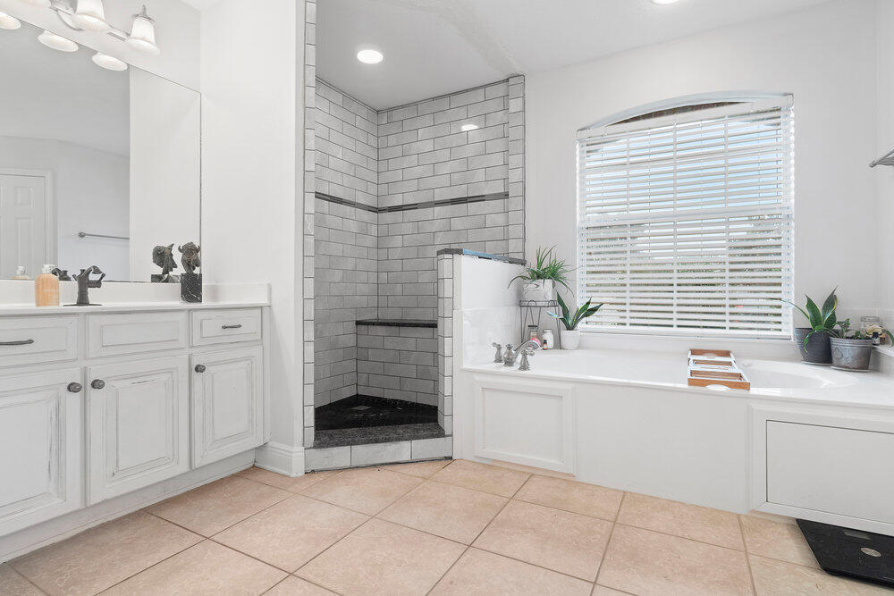 HARVELLS CROSSING - Residential