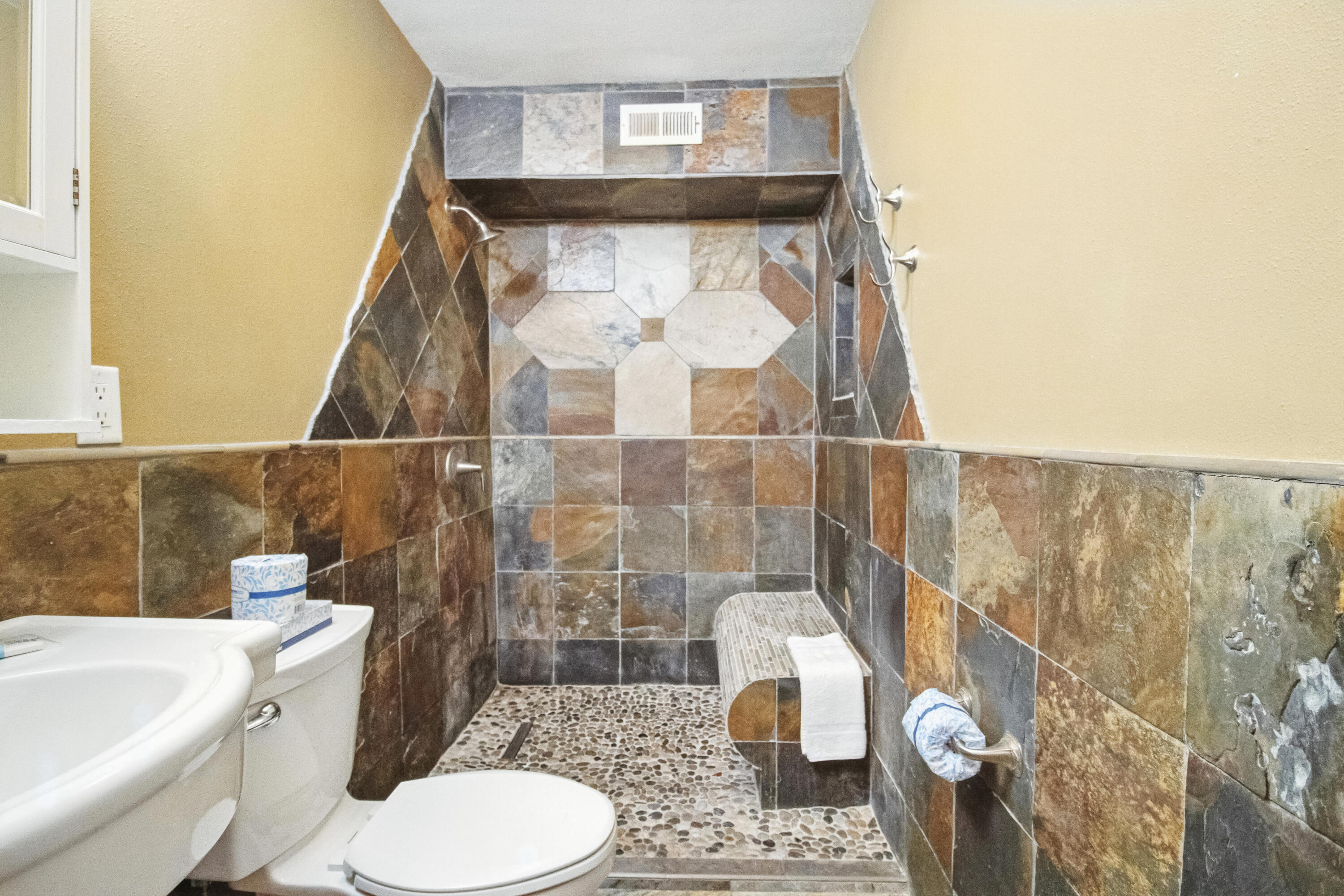 SEASPRAY CONDO - Residential