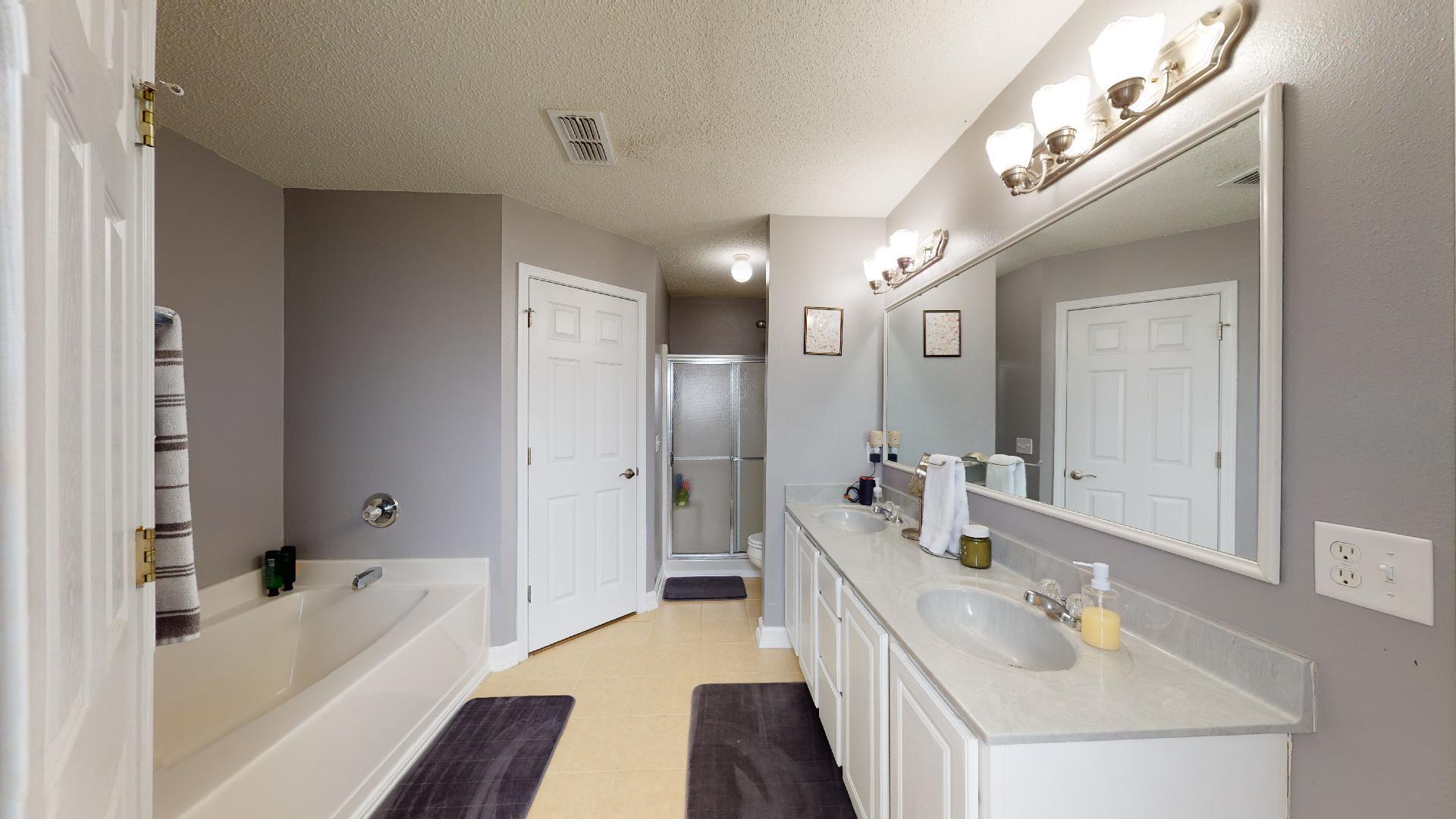 COUNTRY VIEW 10TH - Residential