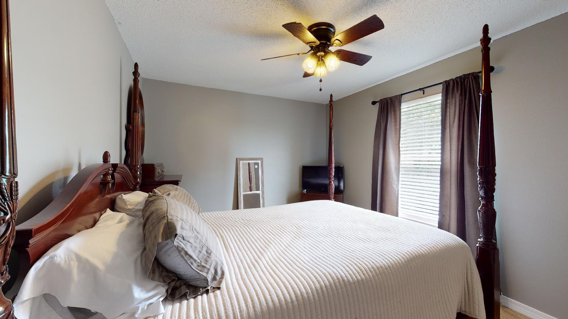 COUNTRY VIEW 10TH - Residential