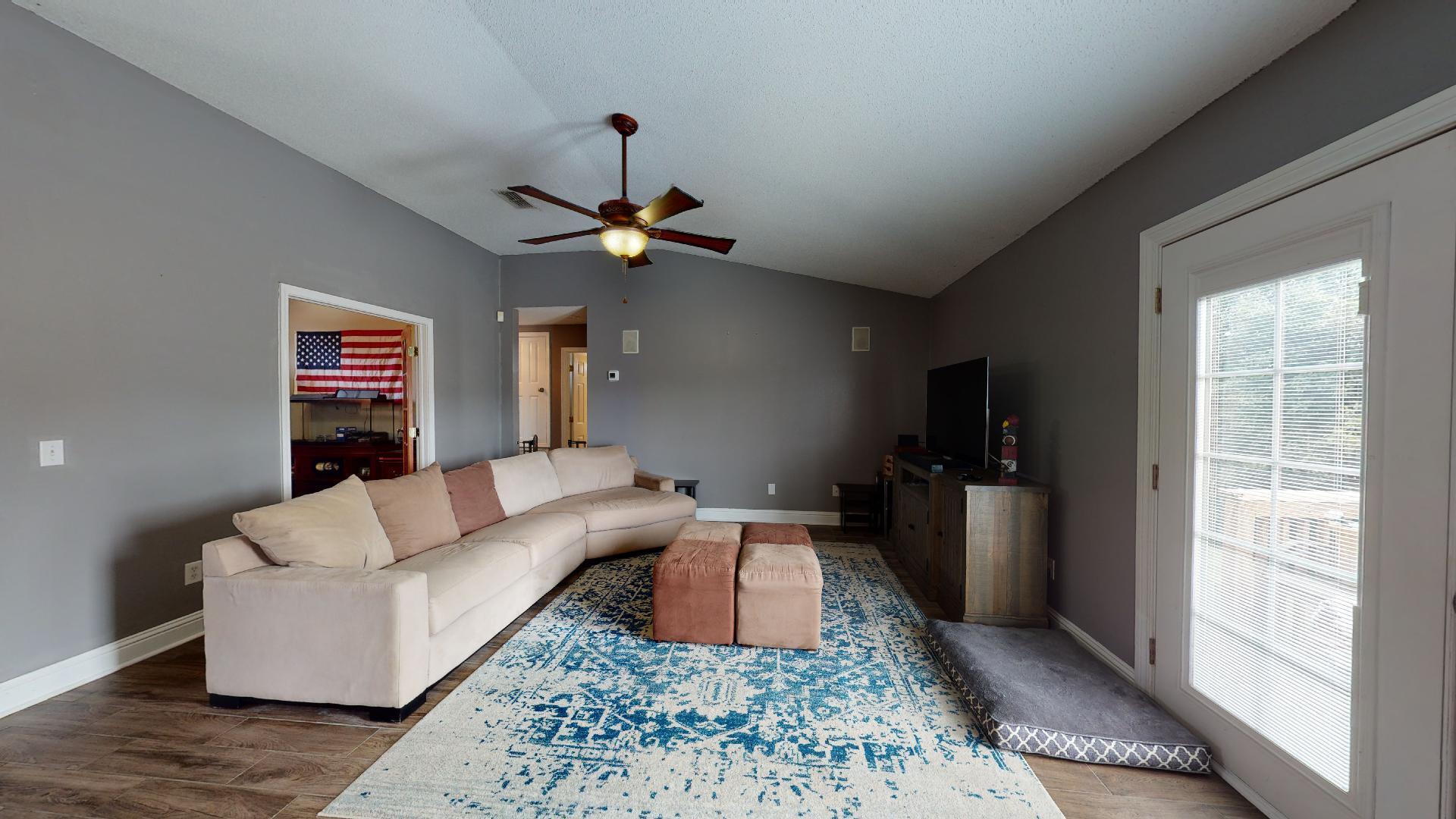 COUNTRY VIEW 10TH - Residential