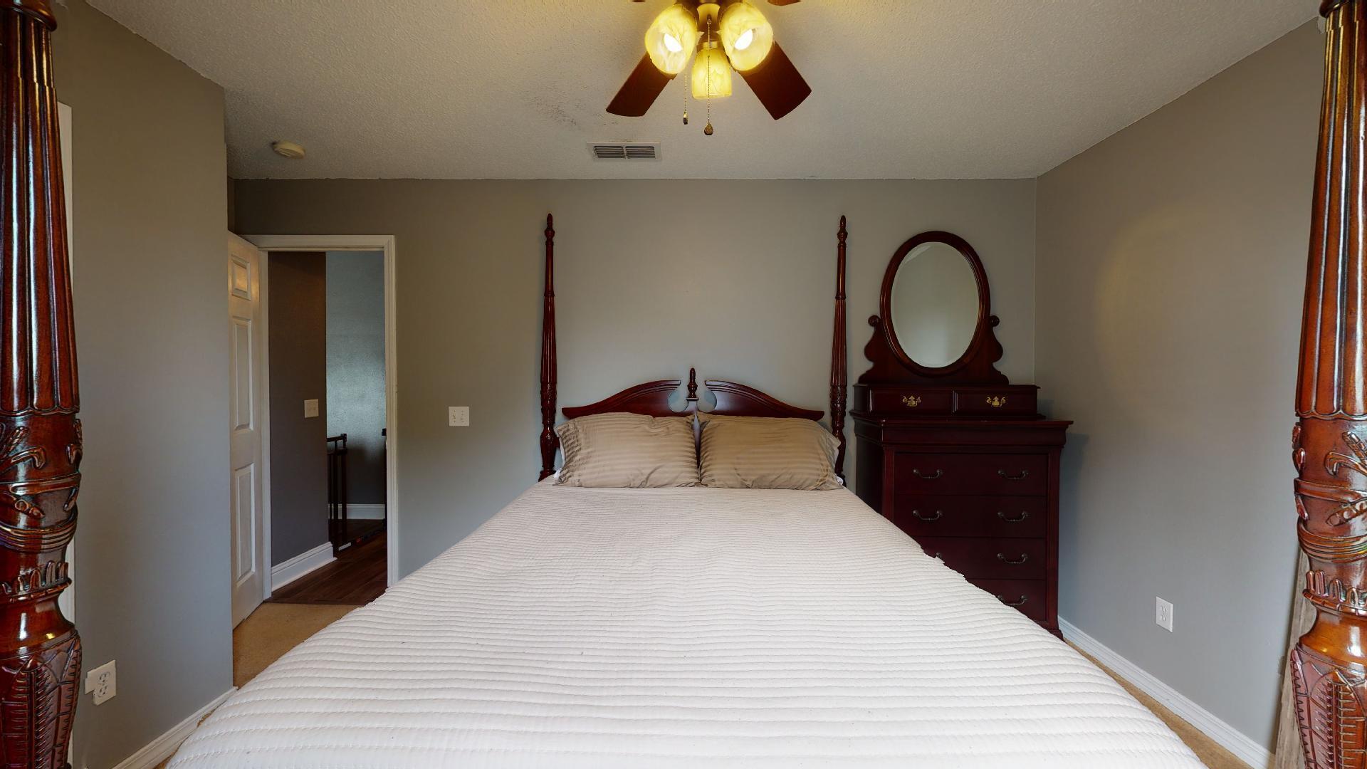 COUNTRY VIEW 10TH - Residential