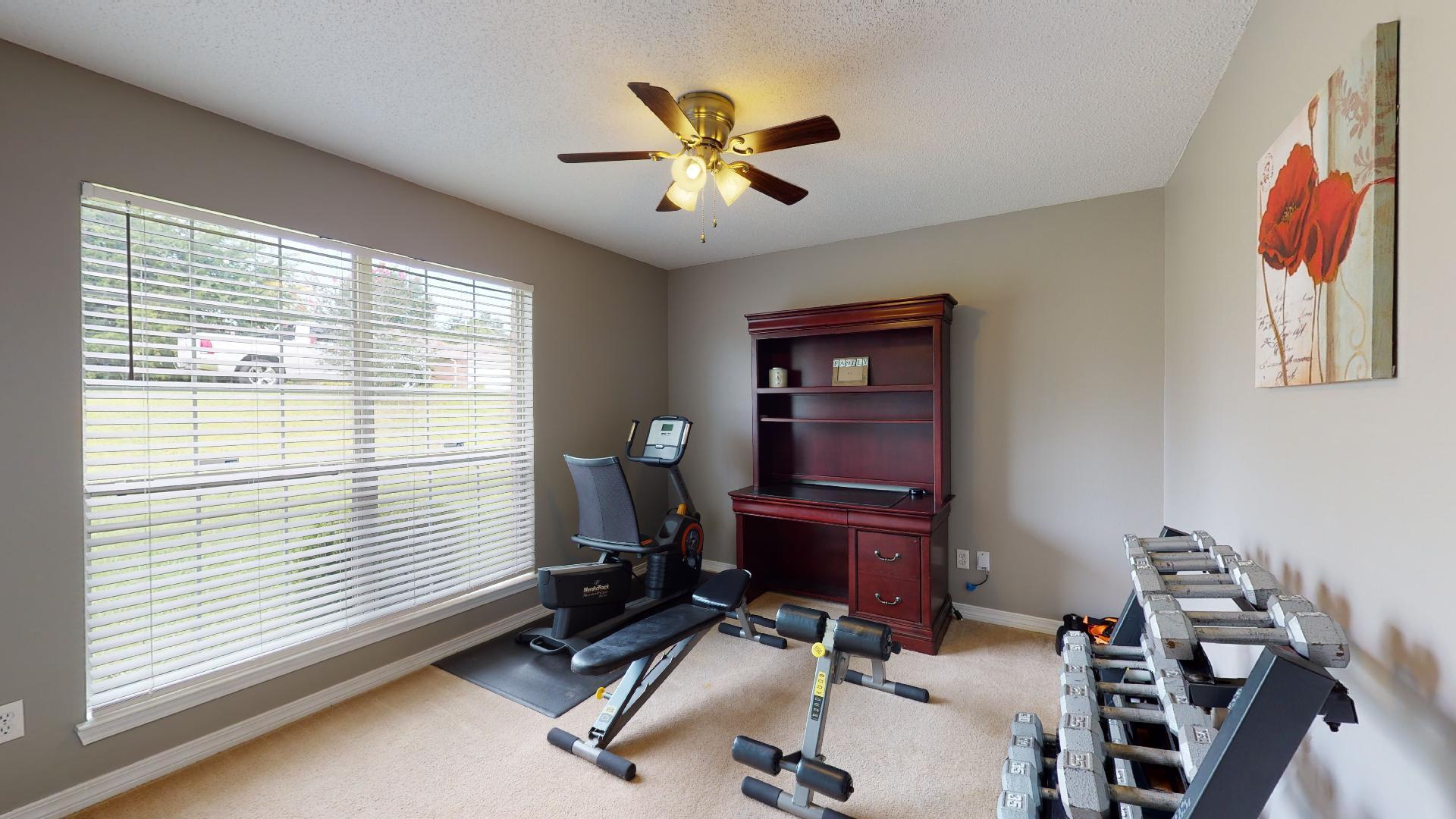 COUNTRY VIEW 10TH - Residential