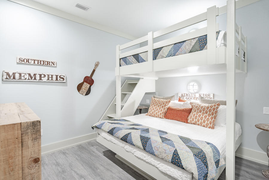 BELAIRE ESTATES - Residential